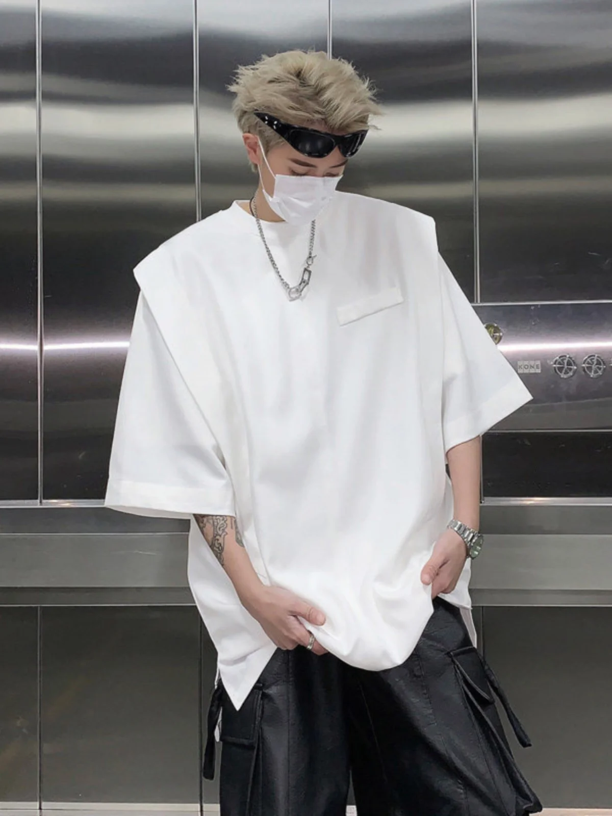 Белая мужская футболка с эффектом двухслойности, летняя, 400 г, плотная, с коротким рукавом, модный молодежный дизайн
Белая мужская футболка с эффектом двухслойности, летняя, 400 г, плотная, с коротким рукавом, модный молодежный дизайн