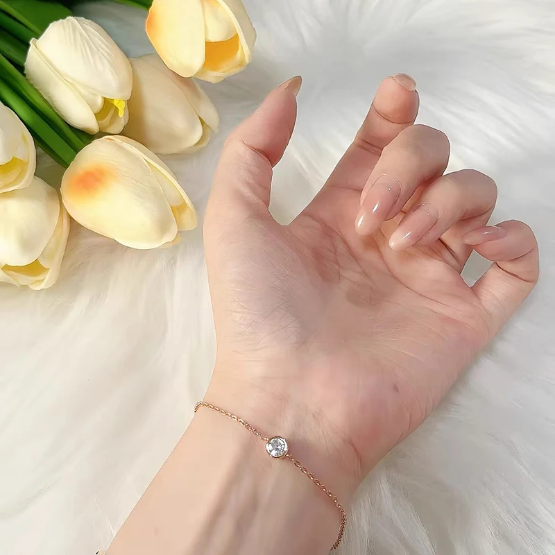 925 sterling silver Mozambique diamond women's bracelet, single diamond, high-quality holiday gift
925 sterling silver Mozambique diamond women's bracelet, single diamond, high-quality holiday gift