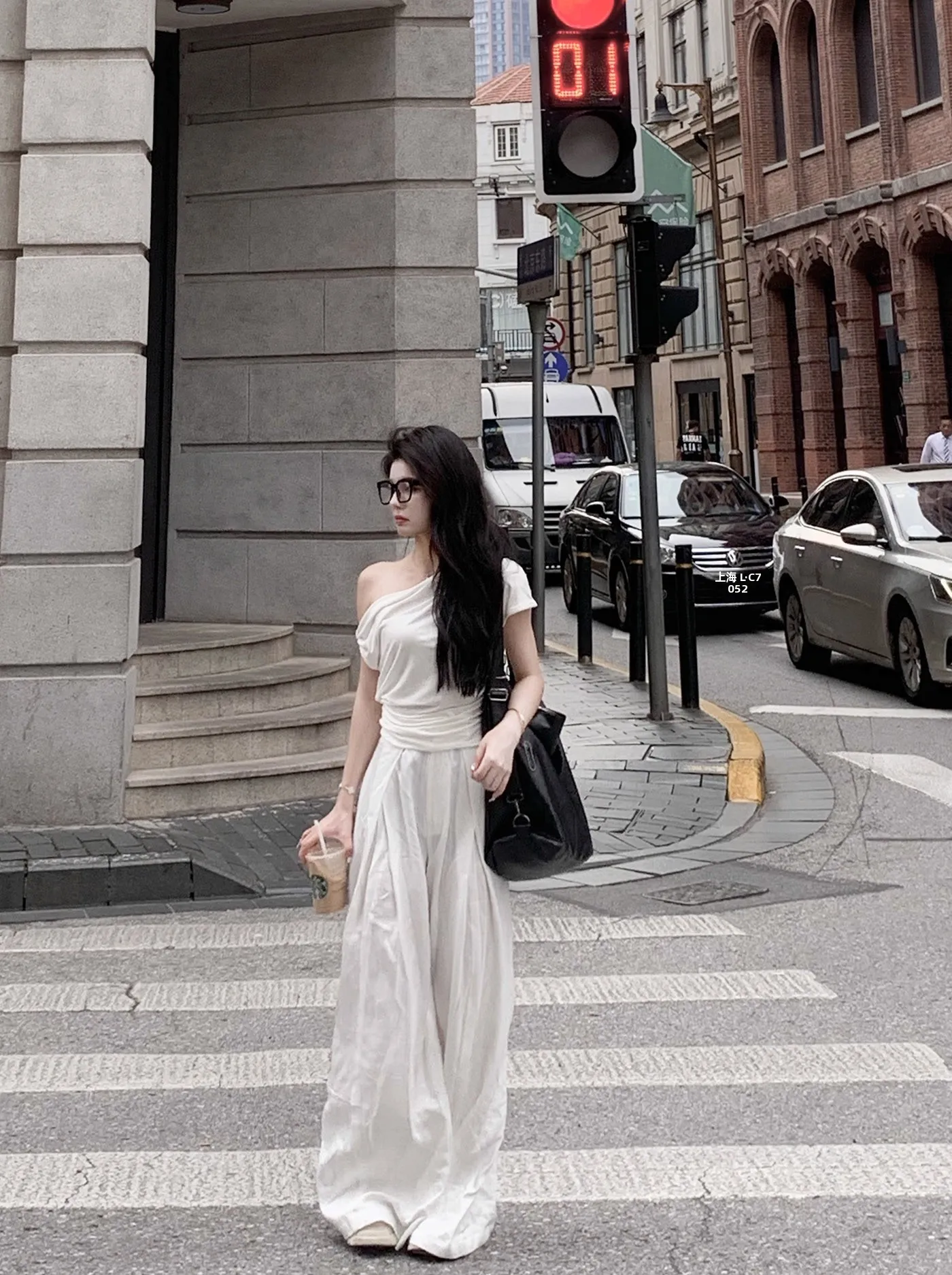 Pigpigbig Summer Essential One Shoulder Design T-Shirt Wide Leg Pants Women's Fashion Set Casual Comfortable Silk Blend
Pigpigbig Summer Essential One Shoulder Design T-Shirt Wide Leg Pants Women's Fashion Set Casual Comfortable Silk Blend