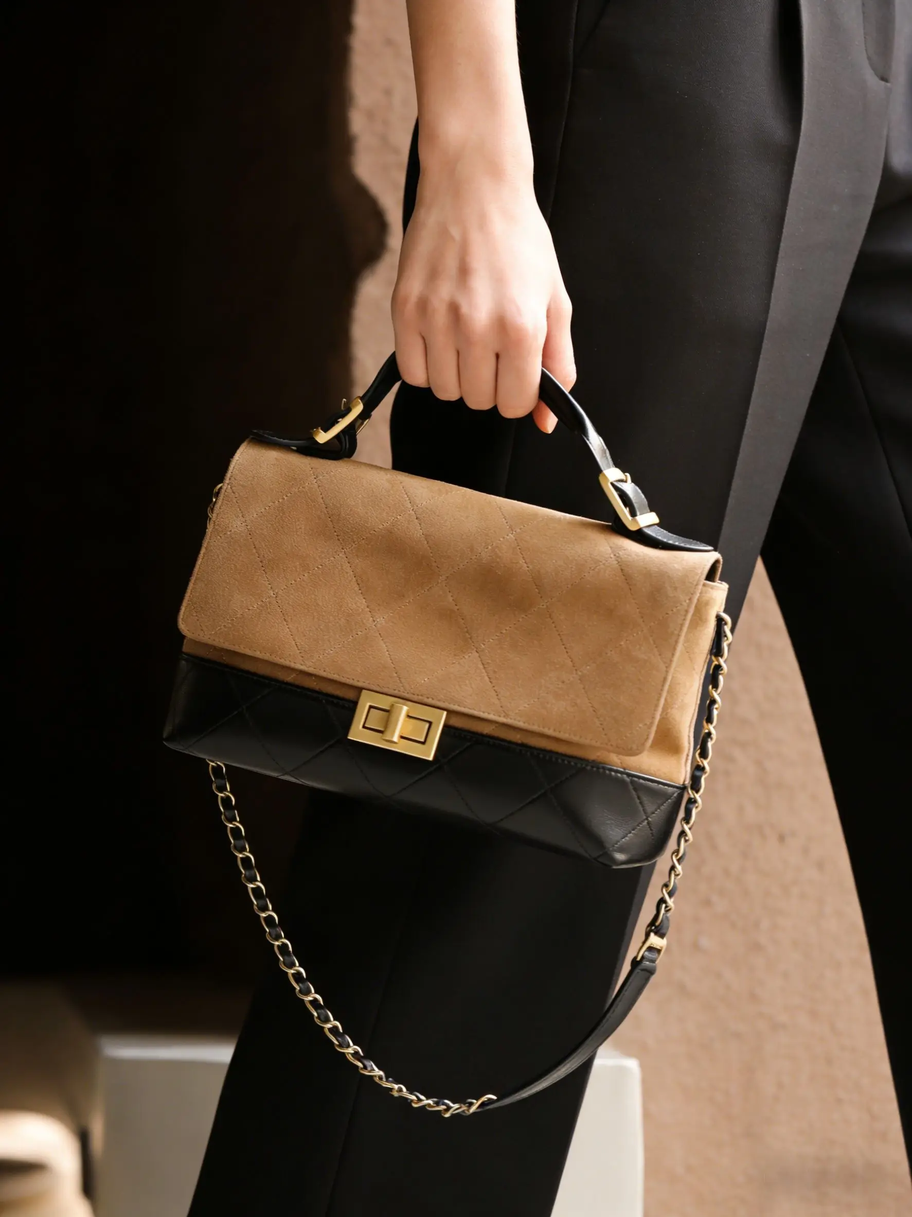 New Fashion Small Square Bag Women's Shoulder Crossbody Leather Handbag Urban Minimalist Style Diamond Grid Lock Buckle Opening
New Fashion Small Square Bag Women's Shoulder Crossbody Leather Handbag Urban Minimalist Style Diamond Grid Lock Buckle Opening