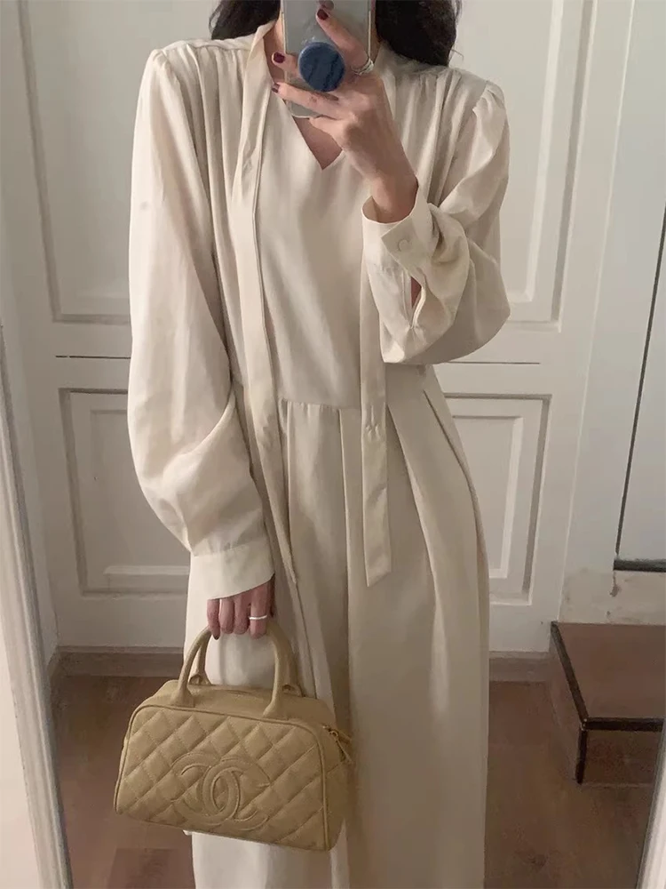 SuperAen 2024 Korean Chic Spring New Retro V-neck Ribbon Design Loose Long Pleated Dress for Women
SuperAen 2024 Korean Chic Spring New Retro V-neck Ribbon Design Loose Long Pleated Dress for Women