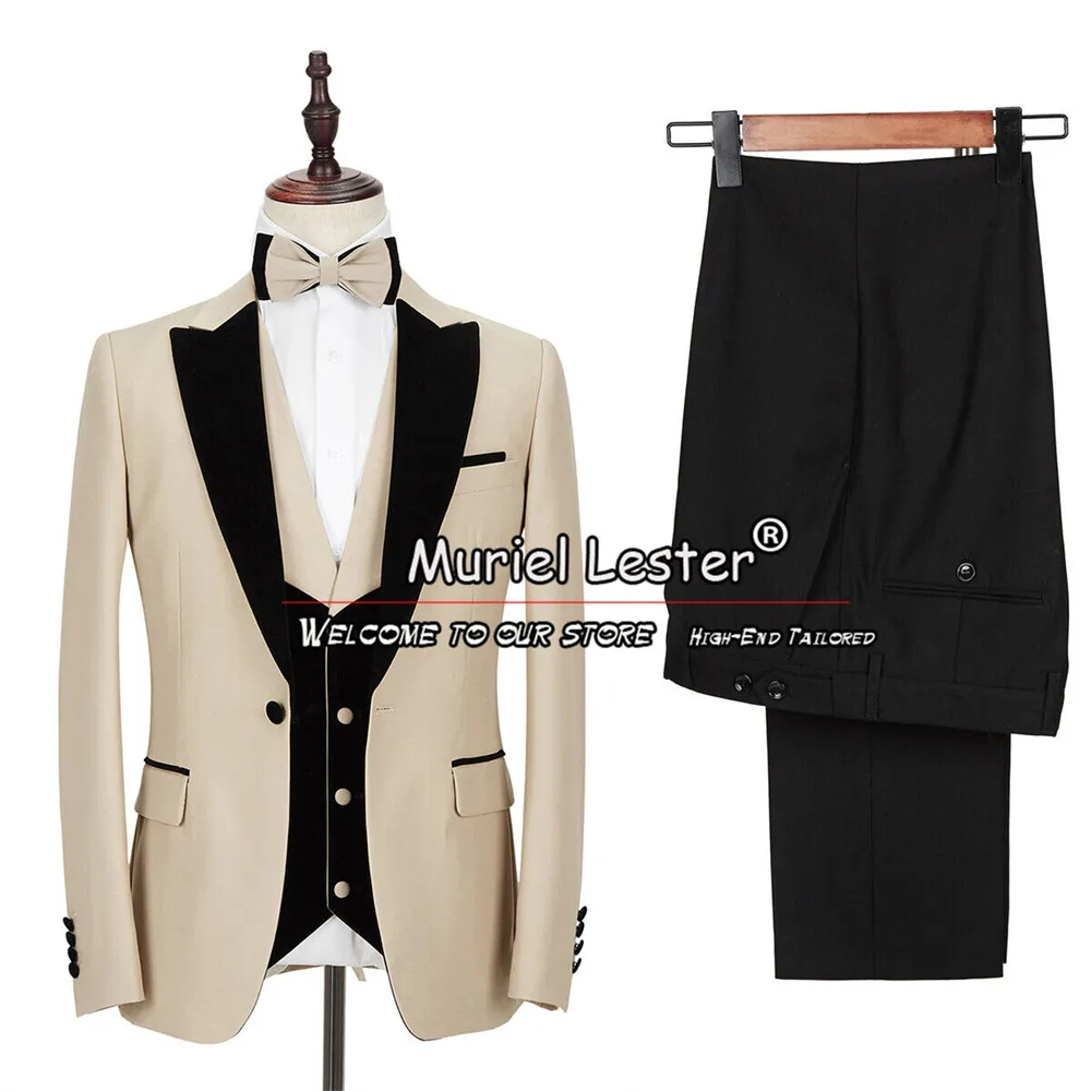 Champagne Wedding Suits For Men Black Peaked Lapel Blazer Plus Size Groom Wear 3 Pieces Male Fashion Business Jacket Vest Pants
Champagne Wedding Suits For Men Black Peaked Lapel Blazer Plus Size Groom Wear 3 Pieces Male Fashion Business Jacket Vest Pants
