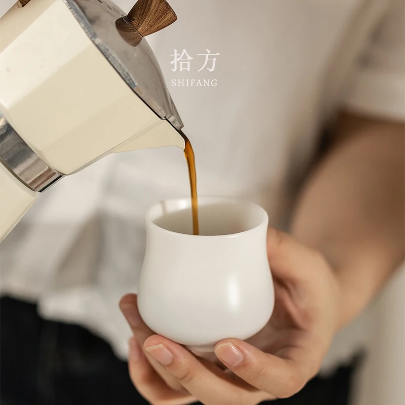 Coffee Cup Chinese White Porcelain Tea Cup Ice Seed Jade Porcelain Yu Meiren Pure Handmade Embryo Drawing High-temperature
Coffee Cup Chinese White Porcelain Tea Cup Ice Seed Jade Porcelain Yu Meiren Pure Handmade Embryo Drawing High-temperature