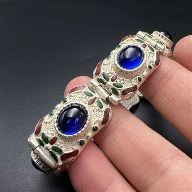 Mai Chuang/ Nepalese Tibetan Silver Cloisonne Inlaid Gemstone Ethnic Style Bracelet Men and Women Fashionable Personalized Gift
Mai Chuang/ Nepalese Tibetan Silver Cloisonne Inlaid Gemstone Ethnic Style Bracelet Men and Women Fashionable Personalized Gift