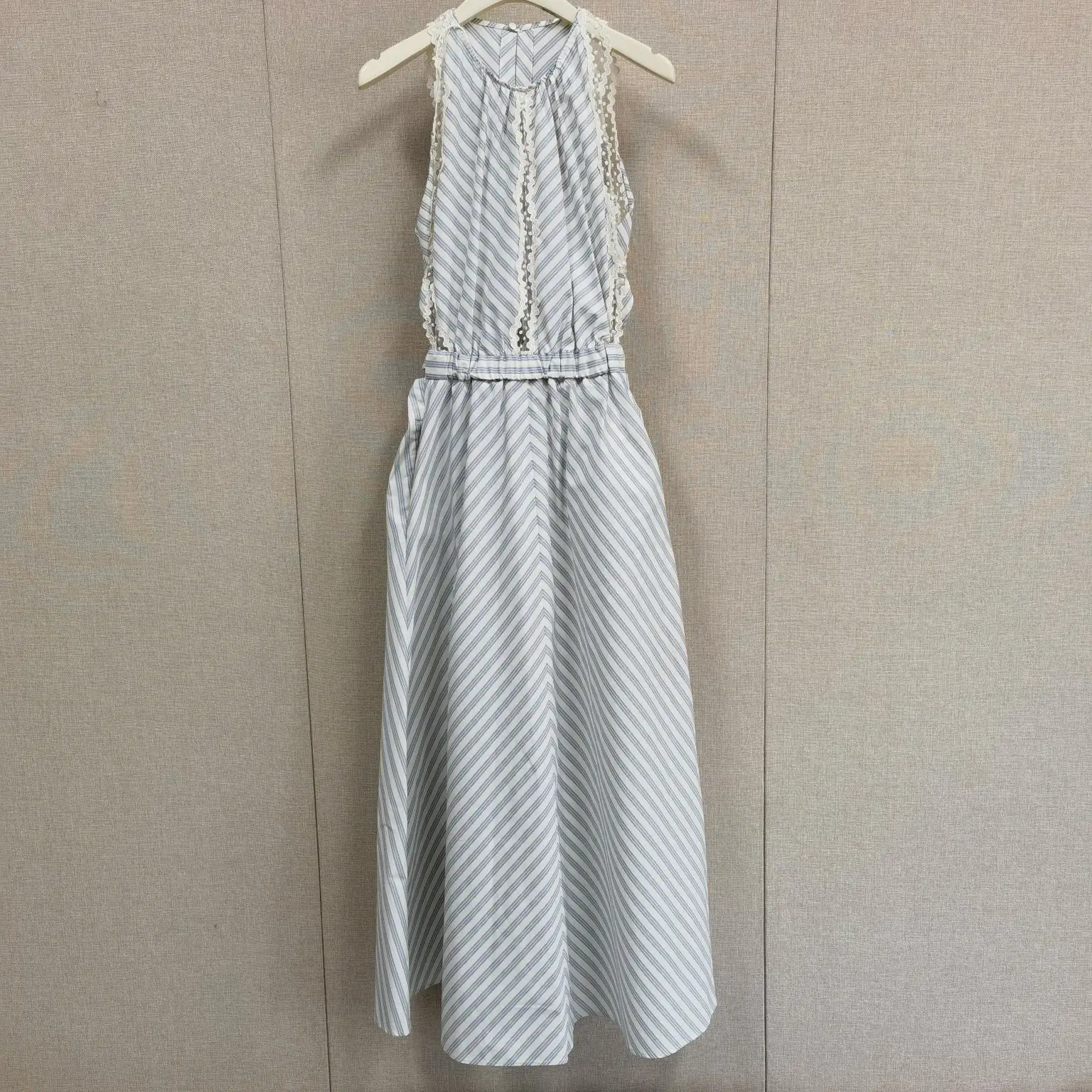 Summer Celebrity 26 Backless Vest Dress Women Sleeveless Beautiful Mesh round Neck Cotton Striped Dress
Summer Celebrity 26 Backless Vest Dress Women Sleeveless Beautiful Mesh round Neck Cotton Striped Dress