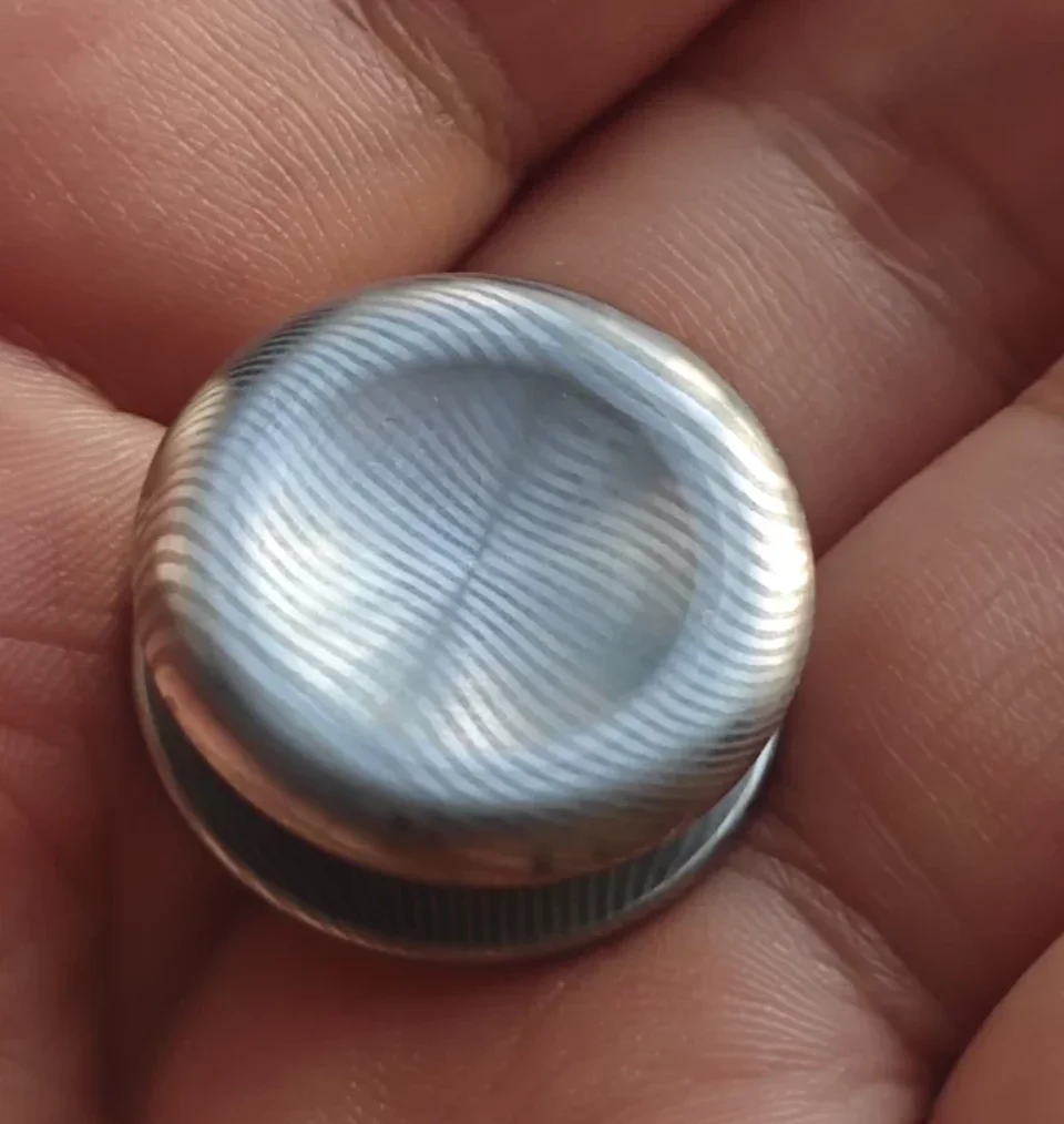 Б/у EDC dama 24,5 мм кнопка гироскоп на кончике пальца декомпрессионные игрушки
Б/у EDC dama 24,5 мм кнопка гироскоп на кончике пальца декомпрессионные игрушки