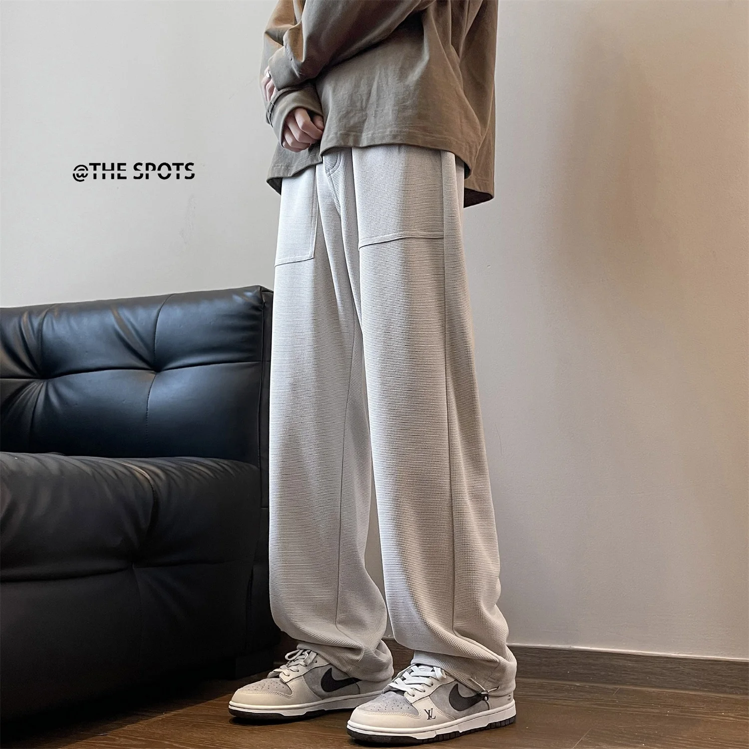 Men's Straight Leg Casual Trousers Spring Autumn New Sle American Retro Wide Leg Pants Dra Floor-Length Pants
Men's Straight Leg Casual Trousers Spring Autumn New Sle American Retro Wide Leg Pants Dra Floor-Length Pants