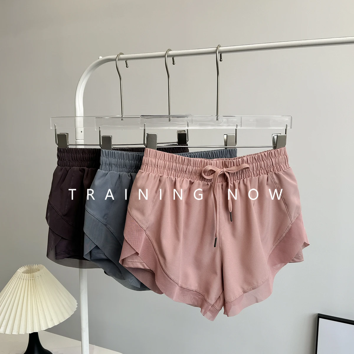 Morning running shorts women's summer loose slimming yoga anti-exposure breathable fake two-piece lined sports three-point pants
Morning running shorts women's summer loose slimming yoga anti-exposure breathable fake two-piece lined sports three-point pants