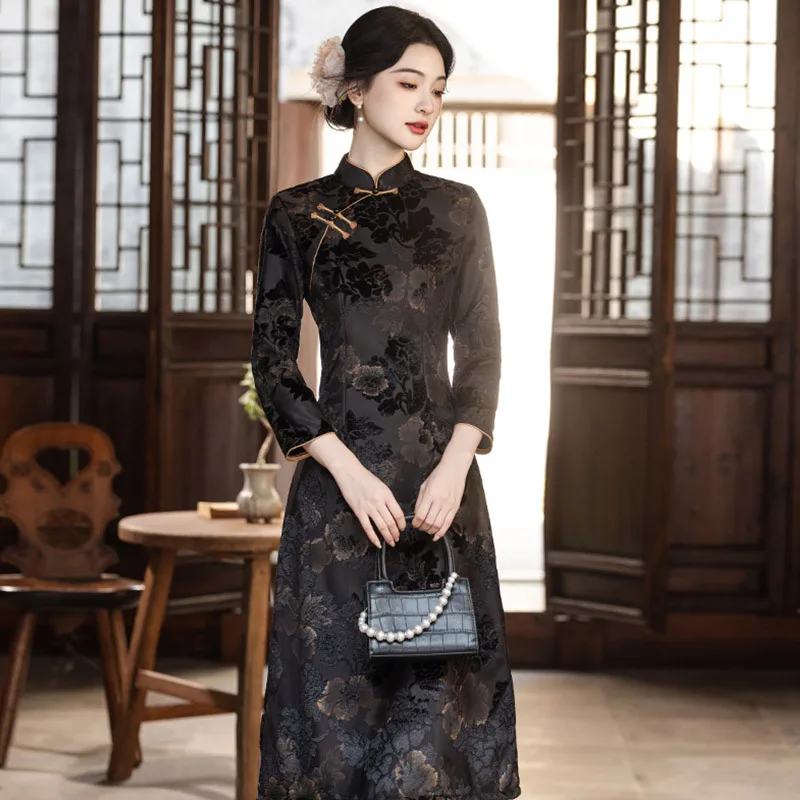 Chinese New Style Autumn Long sleeved Cheongsam 2025 New Women's Retro Dress Autumn/Winter Qipao Dress
Chinese New Style Autumn Long sleeved Cheongsam 2025 New Women's Retro Dress Autumn/Winter Qipao Dress
