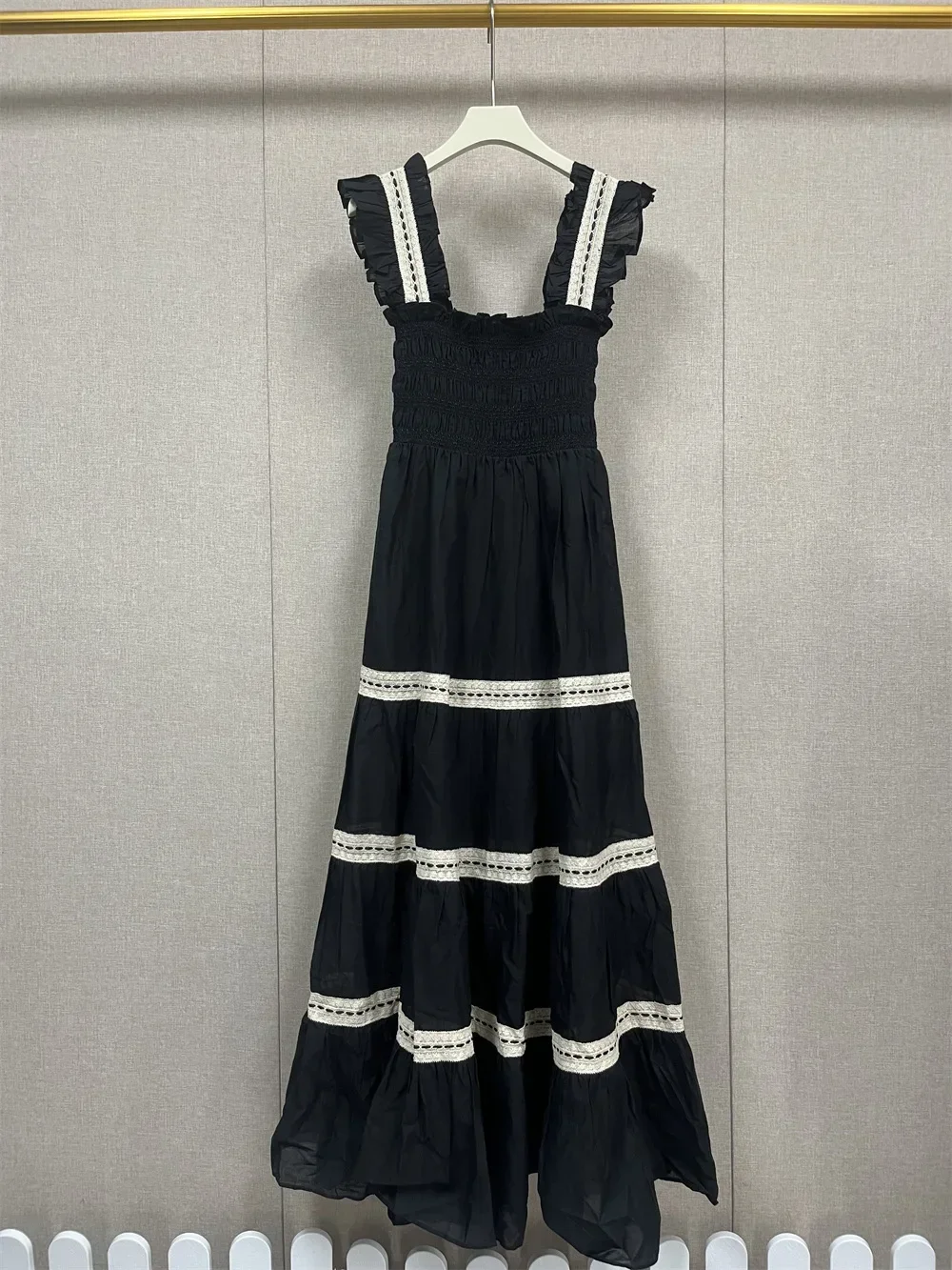 Women Black Stripe Camisole Dress Lace Evening Party Casual maxi Elegant dresses for women
Women Black Stripe Camisole Dress Lace Evening Party Casual maxi Elegant dresses for women