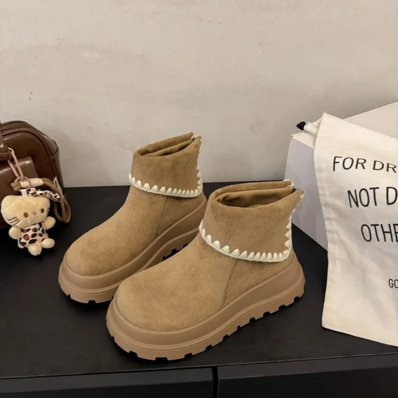 2026 New Winter Women's Short Plush Flats Snow Boots Warm Suede Thick-soled Shoes Women's Chelsea Boots Large Size Botas Mujer
2026 New Winter Women's Short Plush Flats Snow Boots Warm Suede Thick-soled Shoes Women's Chelsea Boots Large Size Botas Mujer