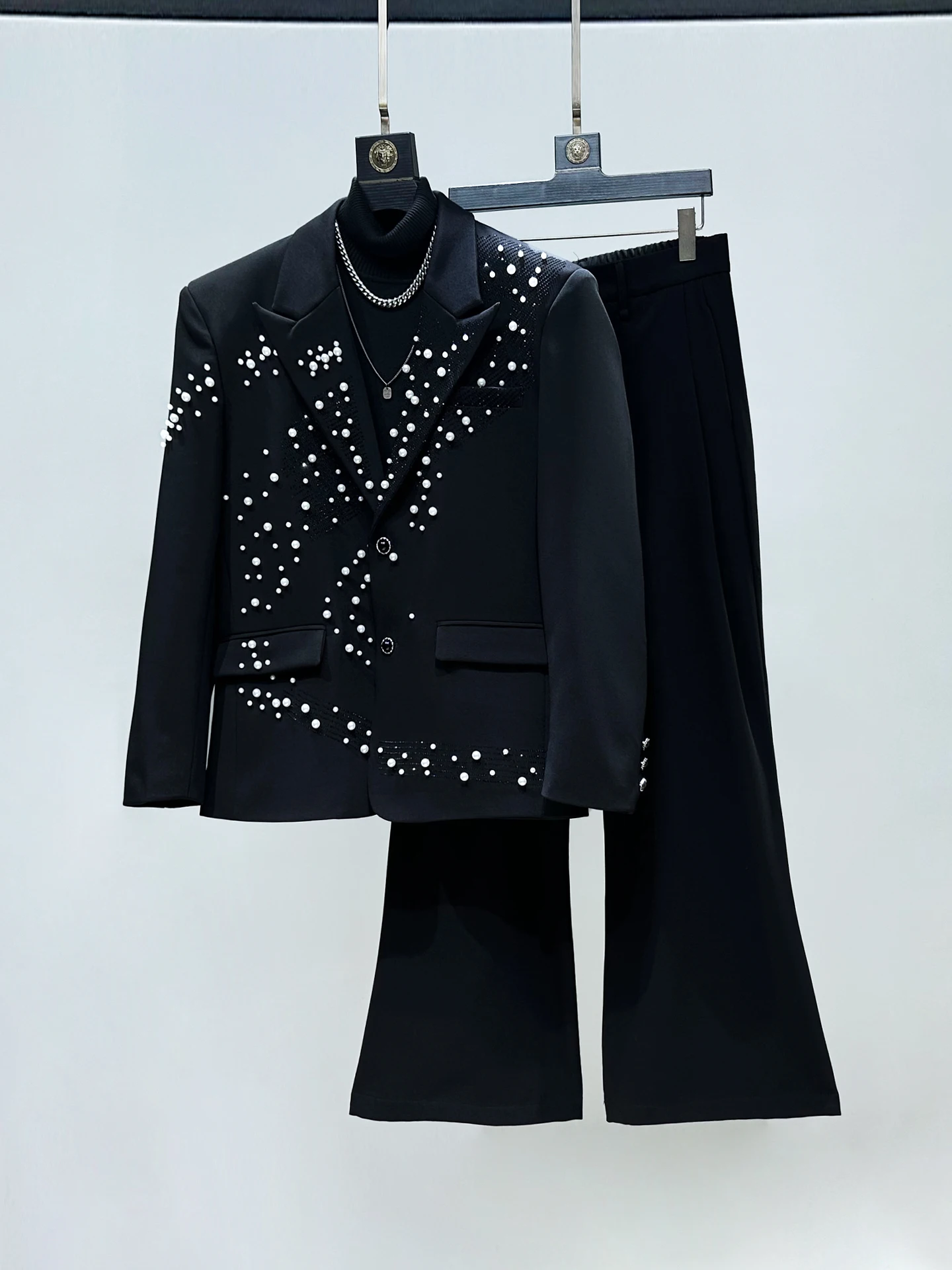 Original Design Heavy Work Pearl Men's Suit Cusizable Loose Fit Youth Trend Spring Autumn Casual Two Button Single Row
Original Design Heavy Work Pearl Men's Suit Cusizable Loose Fit Youth Trend Spring Autumn Casual Two Button Single Row