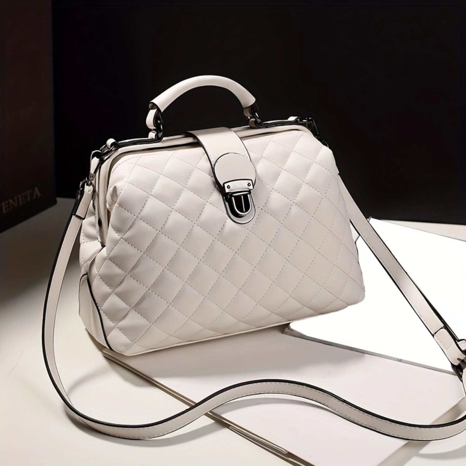 Fashionable Retro Shoulder Bag, Argyle Pattern Top Handle Wallet, Classic PU Leather Crossbody Bag for Women
Fashionable Retro Shoulder Bag, Argyle Pattern Top Handle Wallet, Classic PU Leather Crossbody Bag for Women