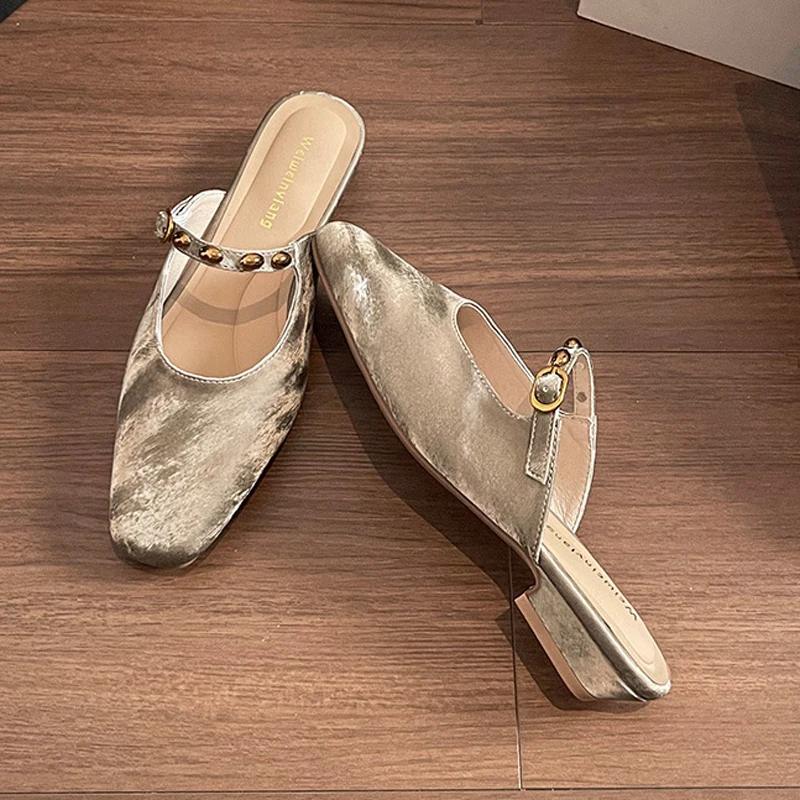 Роскошные туфли-лодочки, женские шлепанцы с квадратным носком, неглубокие тапочки, модные сандалии на низком каблуке, туфли без шнуровки с пряжкой, большой размер, шампанское
Роскошные туфли-лодочки, женские шлепанцы с квадратным носком, неглубокие тапочки, модные сандалии на низком каблуке, туфли без шнуровки с пряжкой, большой размер, шампанское