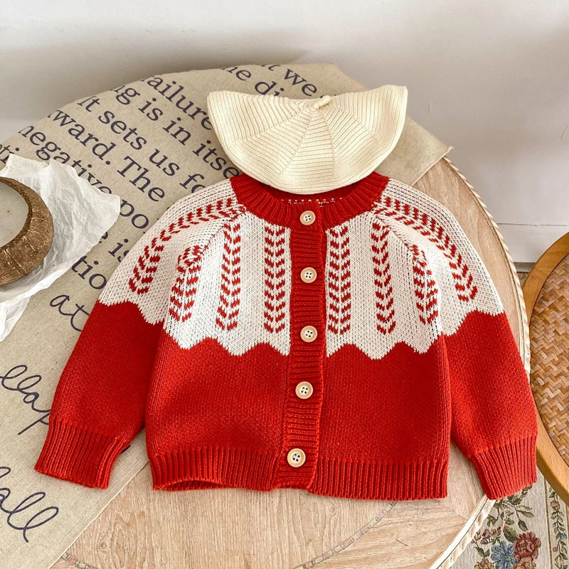 Autumn new baby clothing, 0-3 year old female baby sweater long sleeved cardigan contrasting jacquard knitted jacket
Autumn new baby clothing, 0-3 year old female baby sweater long sleeved cardigan contrasting jacquard knitted jacket