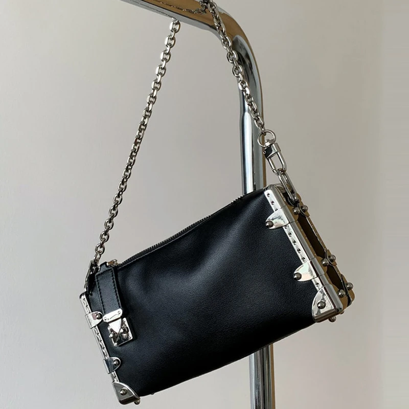 Genuine Leather Box Bags For Women Luxury Designer Handbag Purse 2025 New Vintage Soft Cowhide Chain Rivet Shoulder Crossbody
Genuine Leather Box Bags For Women Luxury Designer Handbag Purse 2025 New Vintage Soft Cowhide Chain Rivet Shoulder Crossbody