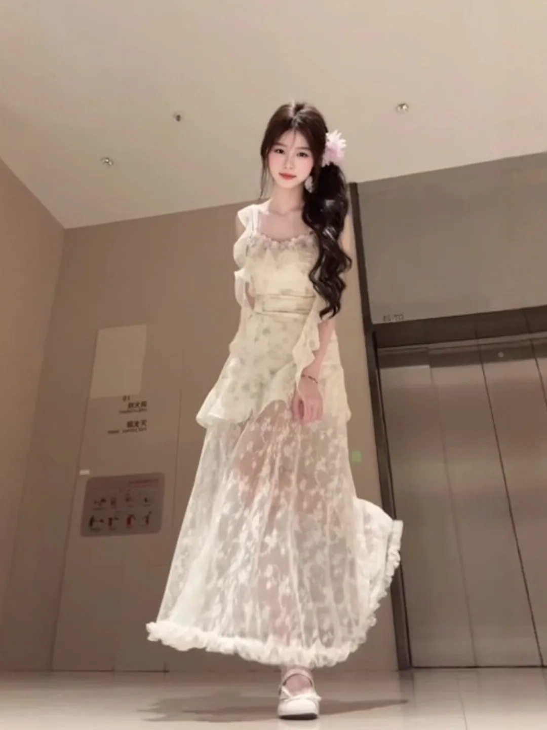 Elegant Summer Fairy Halter Dress Beach Vacation Style Waist Cinching Slimming Gentle Wind Unique Beautiful City Commute Casual
Elegant Summer Fairy Halter Dress Beach Vacation Style Waist Cinching Slimming Gentle Wind Unique Beautiful City Commute Casual