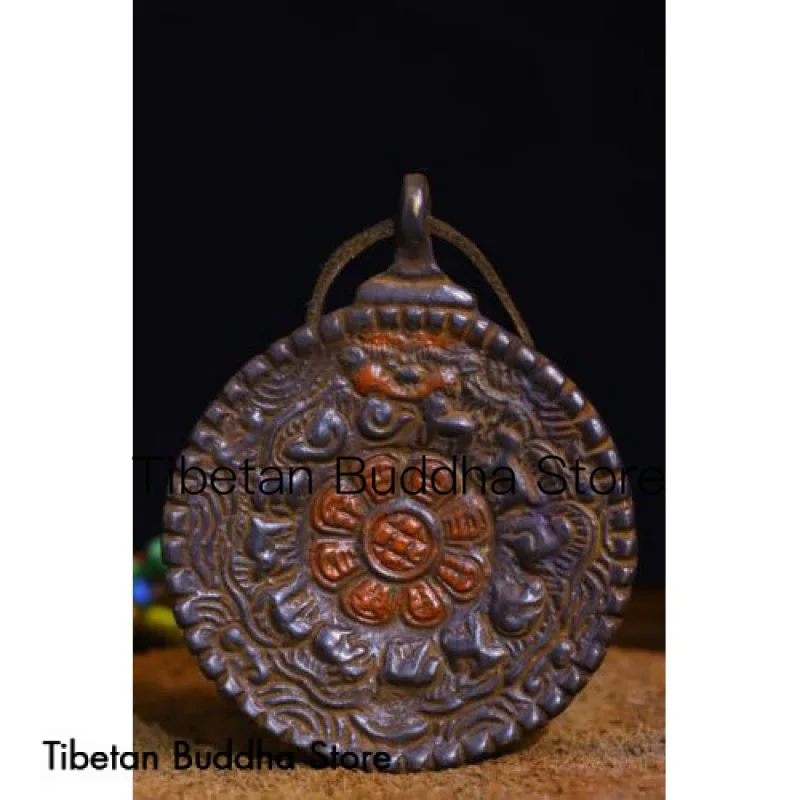 Copper body pure manual tapping and carving Painted Old Nine Palaces Bagua Card
Copper body pure manual tapping and carving Painted Old Nine Palaces Bagua Card