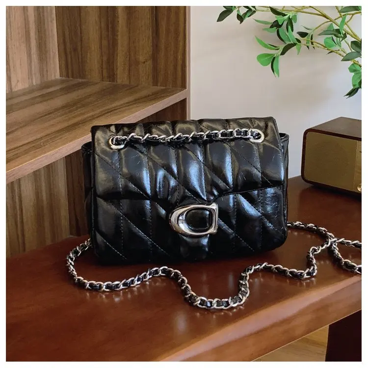 Paris Fashion Crossbody Bag - Textured Leather Messenger with Detachable Strap & Celebrity Approved Design
Paris Fashion Crossbody Bag - Textured Leather Messenger with Detachable Strap & Celebrity Approved Design
