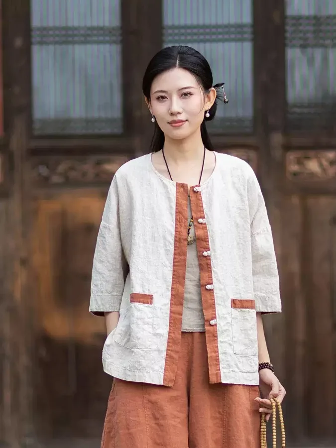 High-End Women's Retro Button Color Block round Neck Shirt New Chinese Style Summer 2026 Breathable Cotton Casual Shirt
High-End Women's Retro Button Color Block round Neck Shirt New Chinese Style Summer 2026 Breathable Cotton Casual Shirt
