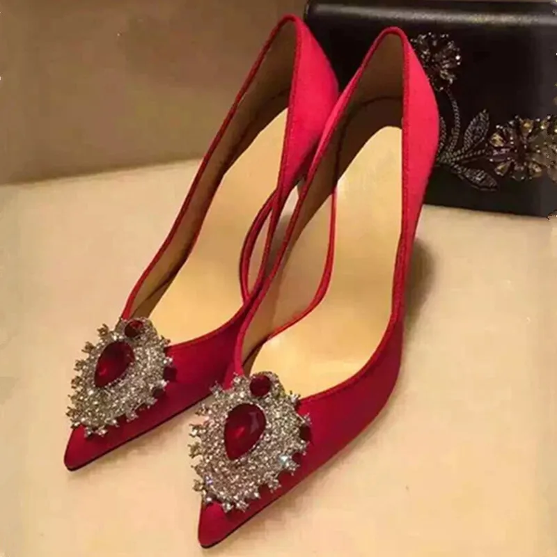 Luxury Rhinestone Pointed Toe High Heels Women Fashion Designer Crystal Bridal Shoes Elegant Sexy Satin Party Dress Shoes Pumps
Luxury Rhinestone Pointed Toe High Heels Women Fashion Designer Crystal Bridal Shoes Elegant Sexy Satin Party Dress Shoes Pumps