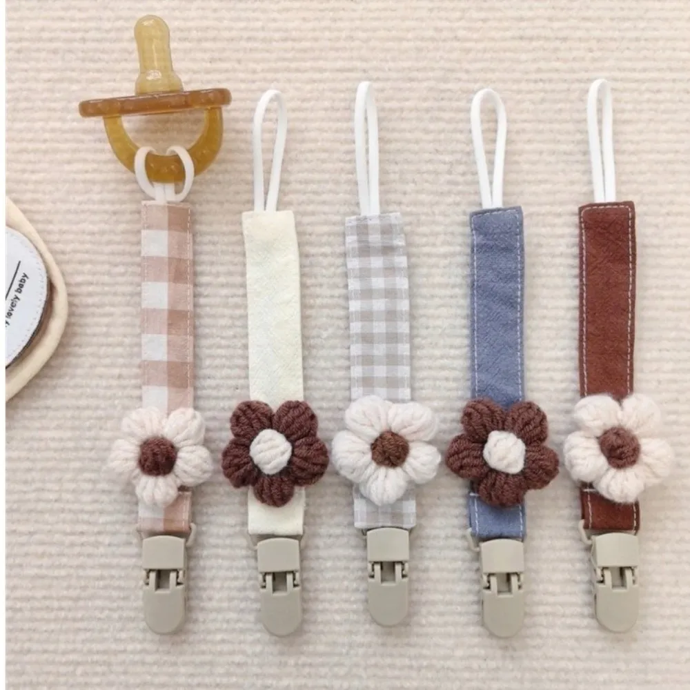 Ретро-стильные милые цветочные держатели для сосок, пластиковые клетчатые цепочки для пустышек, красочные антиударные вышитые клипсы для пустышек для девочек
Ретро-стильные милые цветочные держатели для сосок, пластиковые клетчатые цепочки для пустышек, красочные антиударные вышитые клипсы для пустышек для девочек