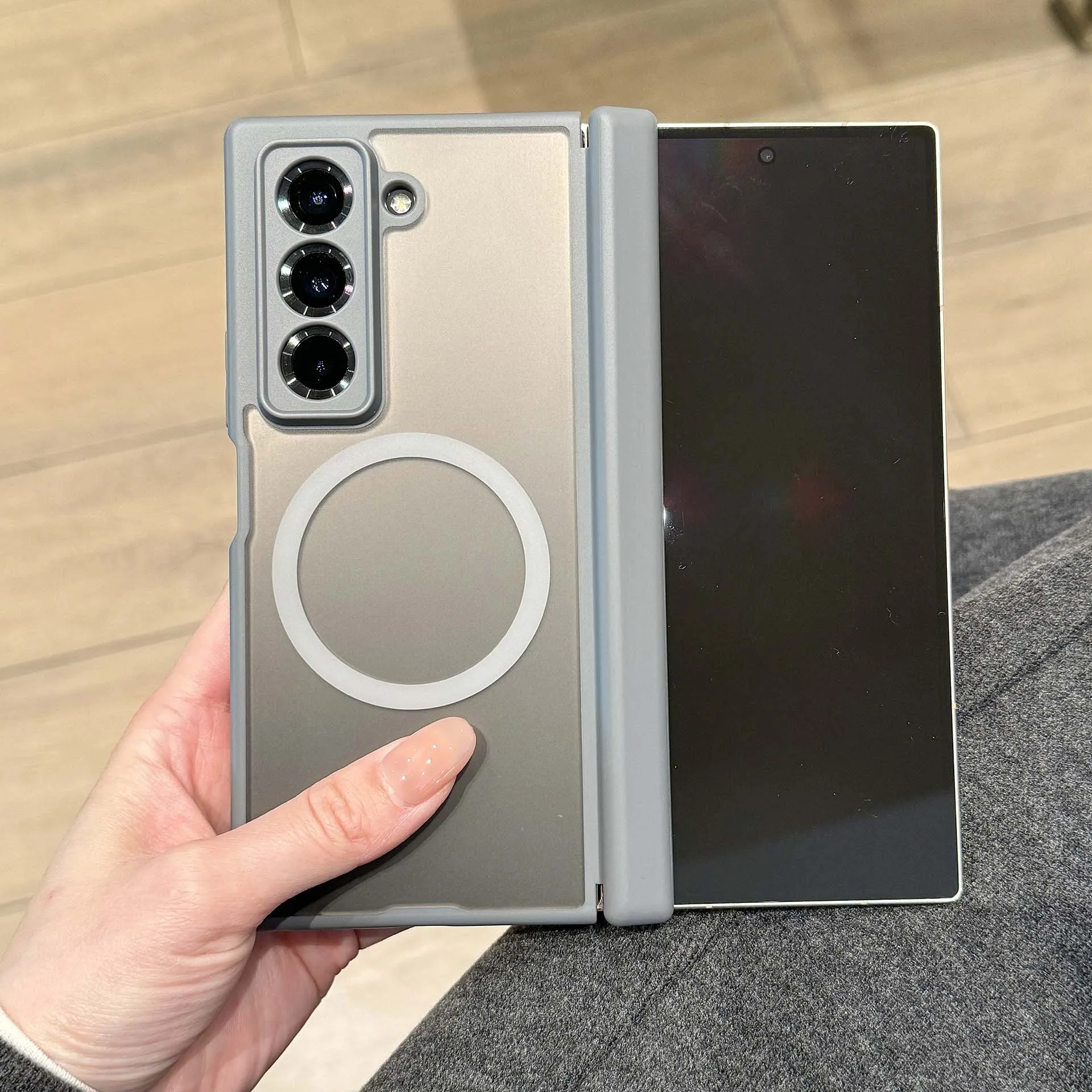 case for Samsung Z FOLD 7 6 5 Double axis hinge soft-touch matte protective case full coverage magnetic attraction Shock Proof
case for Samsung Z FOLD 7 6 5 Double axis hinge soft-touch matte protective case full coverage magnetic attraction Shock Proof