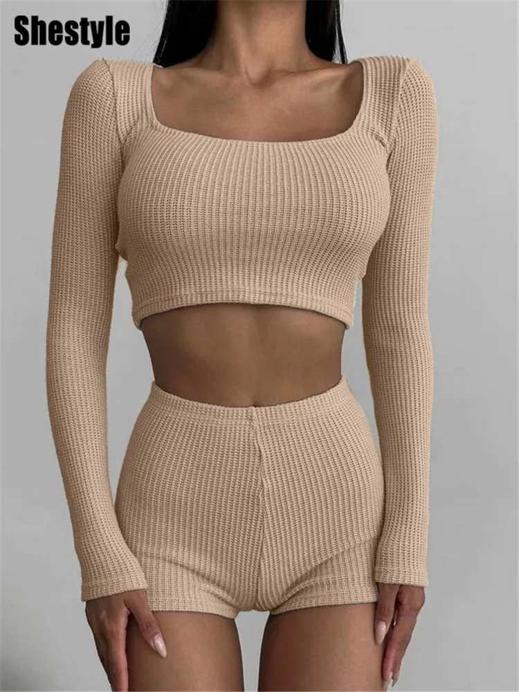 Трикотажный однотонный сексуальный женский комплект Shestyle из двух предметов, шорты и футболка, укороченные топы, квадратный вырез, эстетическая текстурная одежда, Лидер продаж
Трикотажный однотонный сексуальный женский комплект Shestyle из двух предметов, шорты и футболка, укороченные топы, квадратный вырез, эстетическая текстурная одежда, Лидер продаж