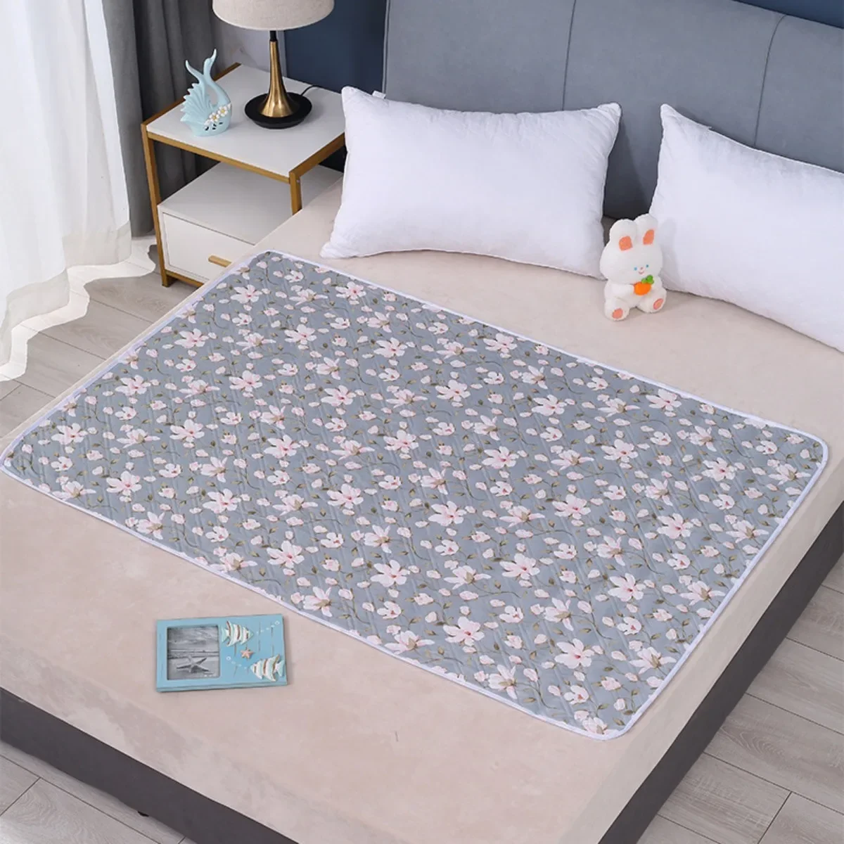 4-слойный водонепроницаемый коврик для подгузников с героями мультфильмов, коврики для пеленания, моющиеся пеленальные подушечки для ночного и менструальной защиты, уход за ребенком
4-слойный водонепроницаемый коврик для подгузников с героями мультфильмов, коврики для пеленания, моющиеся пеленальные подушечки для ночного и менструальной защиты, уход за ребенком