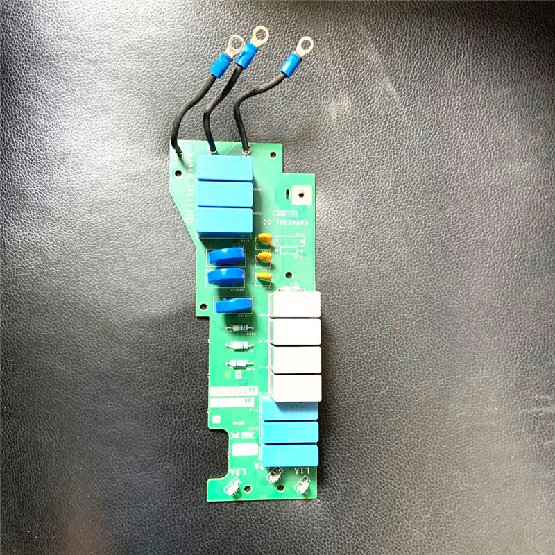 EAV42301-00 Second-hand disassembled Schneider ATV610-630-34 inverter 30-37-45kw absorption filter lightning protection board
EAV42301-00 Second-hand disassembled Schneider ATV610-630-34 inverter 30-37-45kw absorption filter lightning protection board