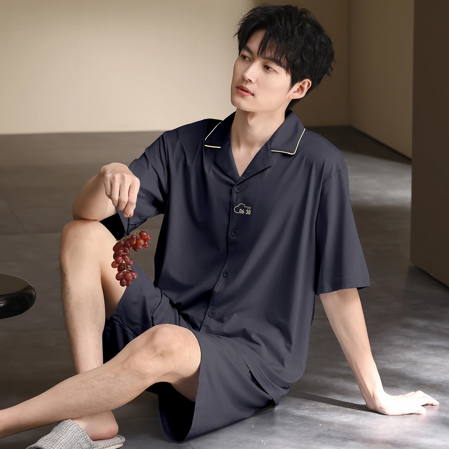 Summer Modal Men Sleepwear Suits Short Sleeve Turn-down Collar Male Pajamas Loose Soft L-7XL Mens Pyjamas
Summer Modal Men Sleepwear Suits Short Sleeve Turn-down Collar Male Pajamas Loose Soft L-7XL Mens Pyjamas