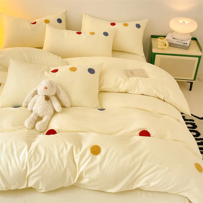 Washed cotton towel embroidery four-piece bedding embroidery bed sheet quilt cover cute cartoon
Washed cotton towel embroidery four-piece bedding embroidery bed sheet quilt cover cute cartoon