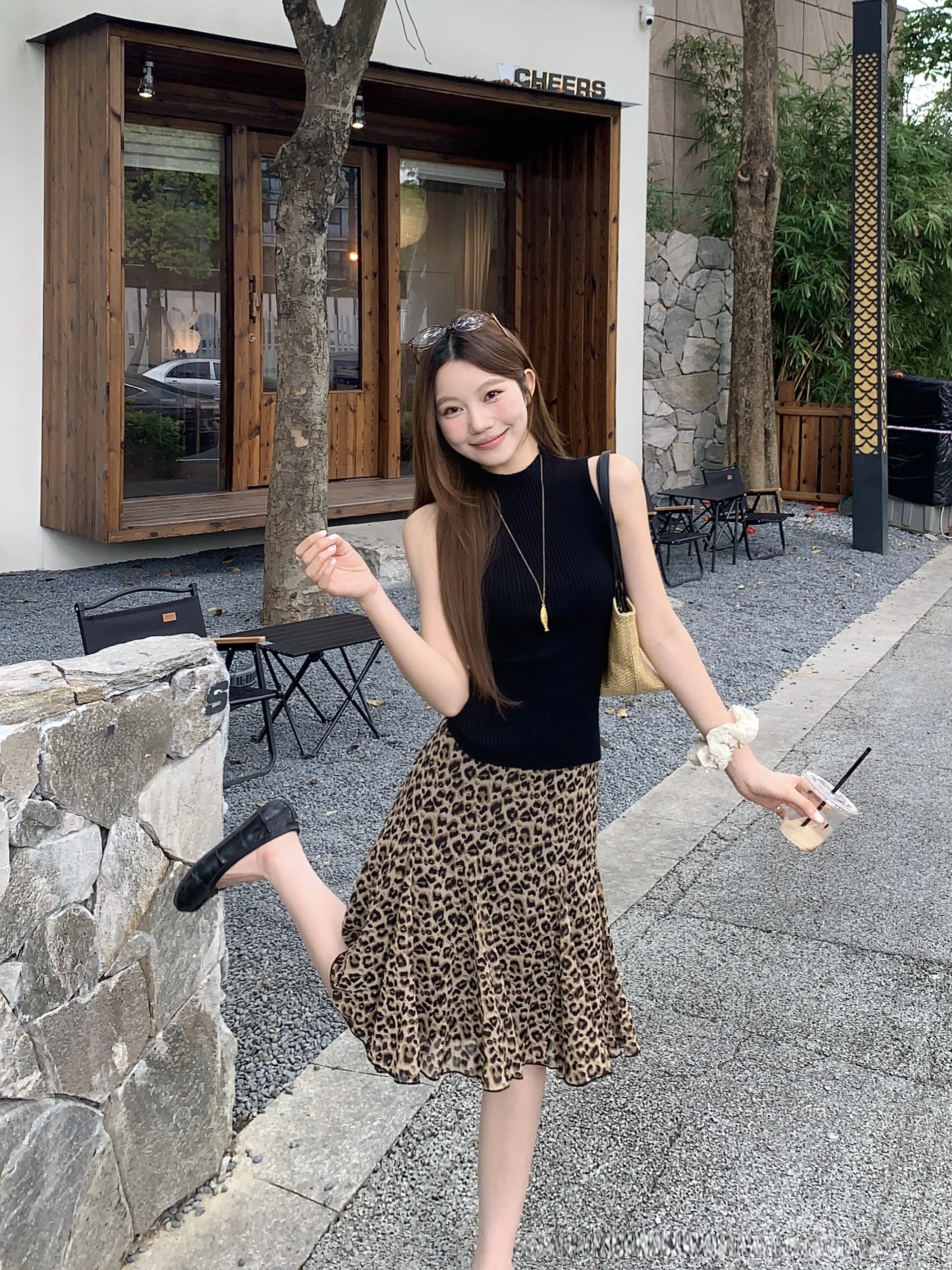 Kumikumi Vintage Black Knitted Vest Leopard Print Skirt Women's Summer Outfit Two-Piece Set Half High Collar Sleeveless
Kumikumi Vintage Black Knitted Vest Leopard Print Skirt Women's Summer Outfit Two-Piece Set Half High Collar Sleeveless