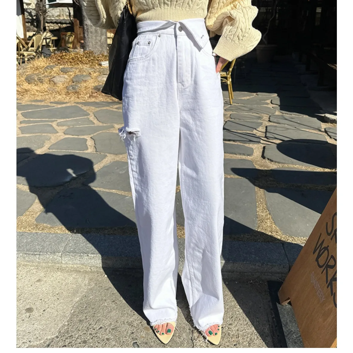 High Waist Straight Leg Pure White Versatile Slimming Jeans Casual Style Spring Autumn Suitable for 18-24 Years Old Women
High Waist Straight Leg Pure White Versatile Slimming Jeans Casual Style Spring Autumn Suitable for 18-24 Years Old Women