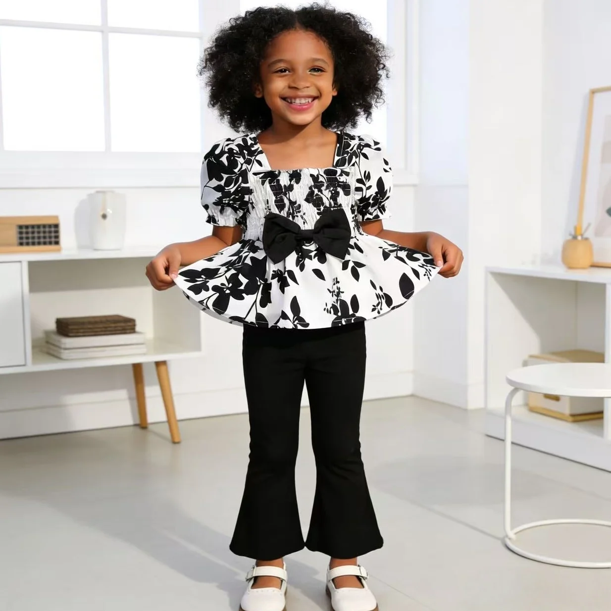 Summer 2pcs ' Elegant Girls Outfit Set Short-Sleeved White Floral Print Top & Black Pants Kid Girls Clothes 3 4 5 6 7 8 Years
Summer 2pcs ' Elegant Girls Outfit Set Short-Sleeved White Floral Print Top & Black Pants Kid Girls Clothes 3 4 5 6 7 8 Years