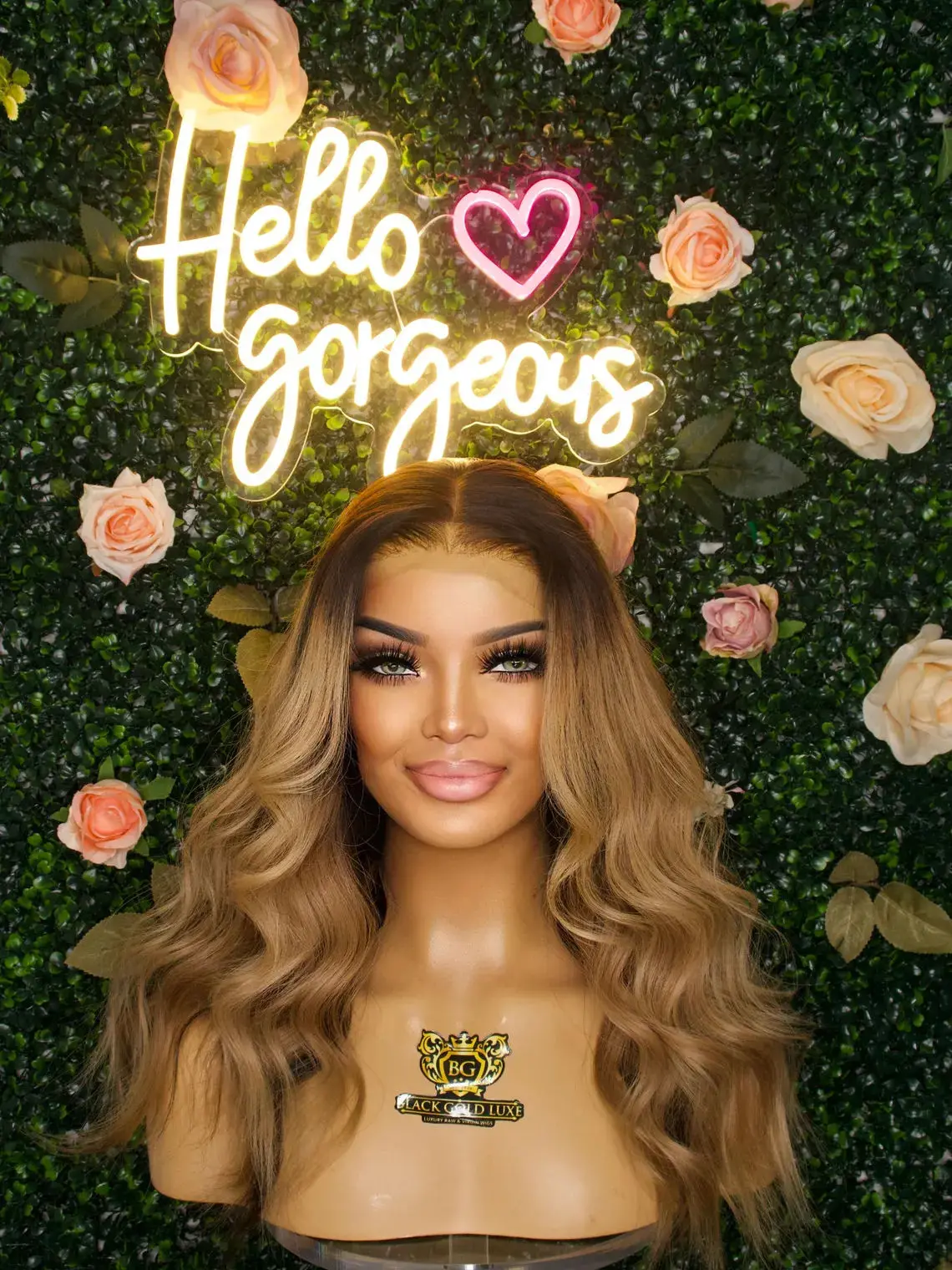 Средняя часть, медово-коричневый балаяж, роскошный синтетический парик спереди с темными корнями, длинная объемная волна, плотность 180%, для женщин
Средняя часть, медово-коричневый балаяж, роскошный синтетический парик спереди с темными корнями, длинная объемная волна, плотность 180%, для женщин