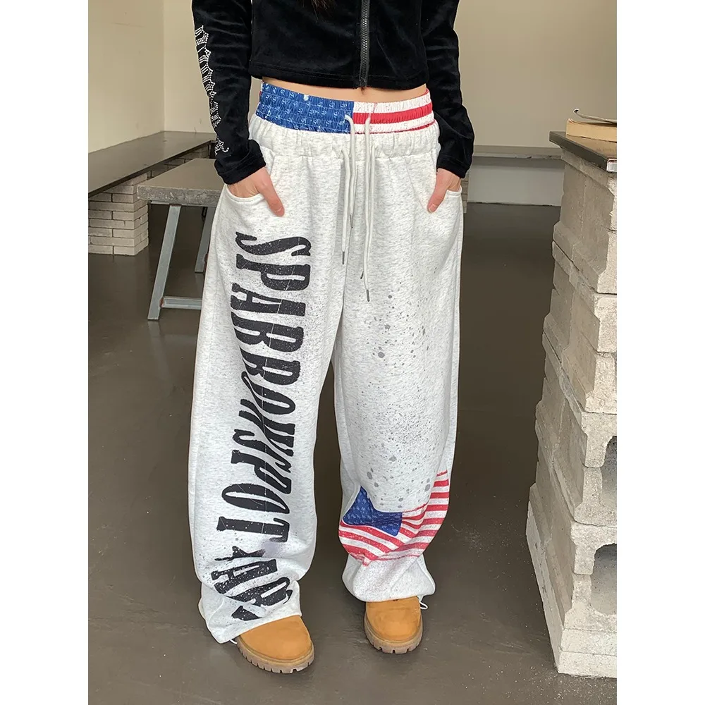 Повседневные брюки с принтом американского флага, широкие брюки с завязками и простыми свободными универсальными повседневными брюками из полиэфирного волокна
Повседневные брюки с принтом американского флага, широкие брюки с завязками и простыми свободными универсальными повседневными брюками из полиэфирного волокна