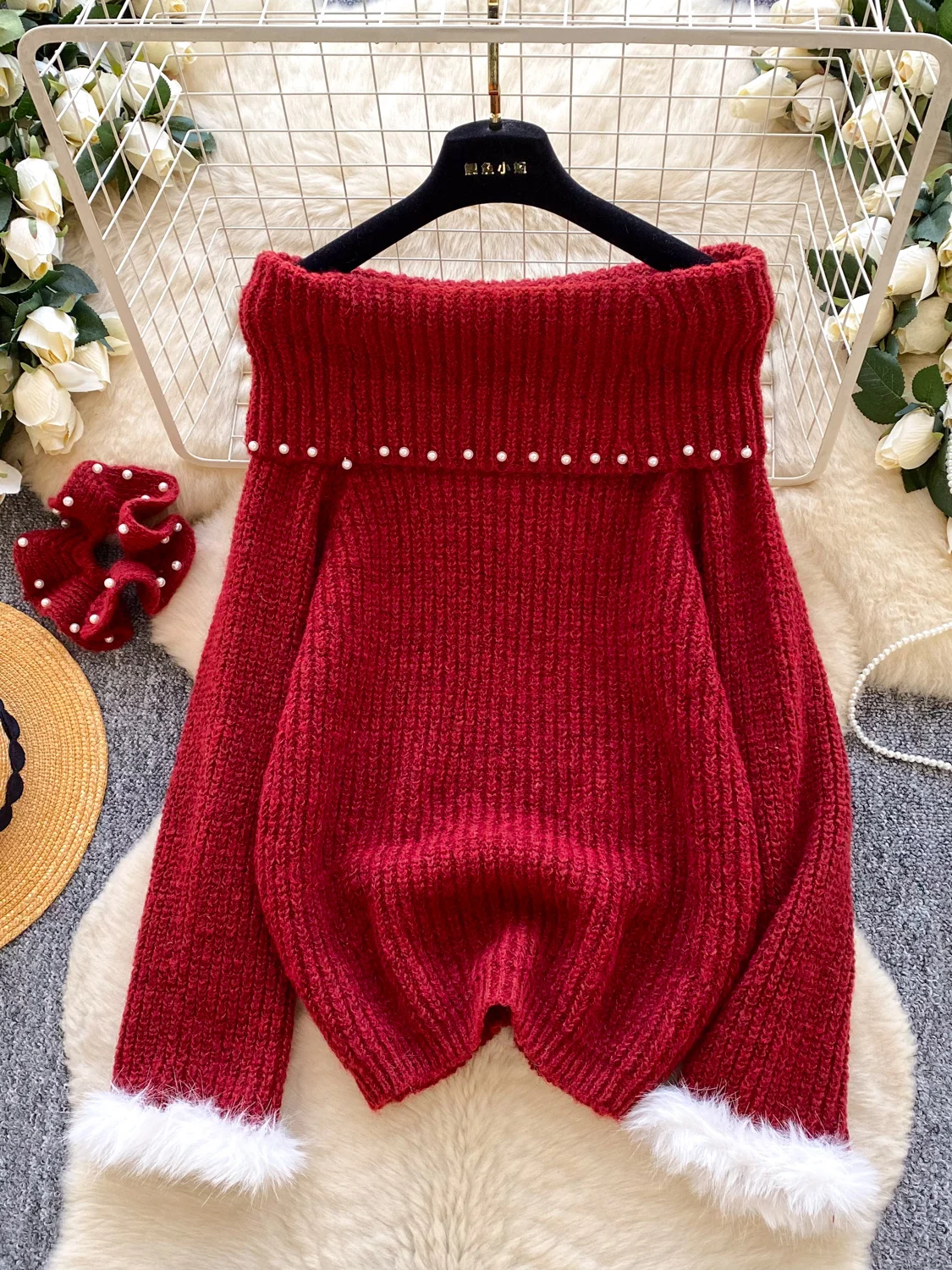 Shoulder-Bared Loose Knitted Sweater Women's Style New Year Red Pearl Decorated Overhead Casual Winter Top Commute Fashion
Shoulder-Bared Loose Knitted Sweater Women's Style New Year Red Pearl Decorated Overhead Casual Winter Top Commute Fashion