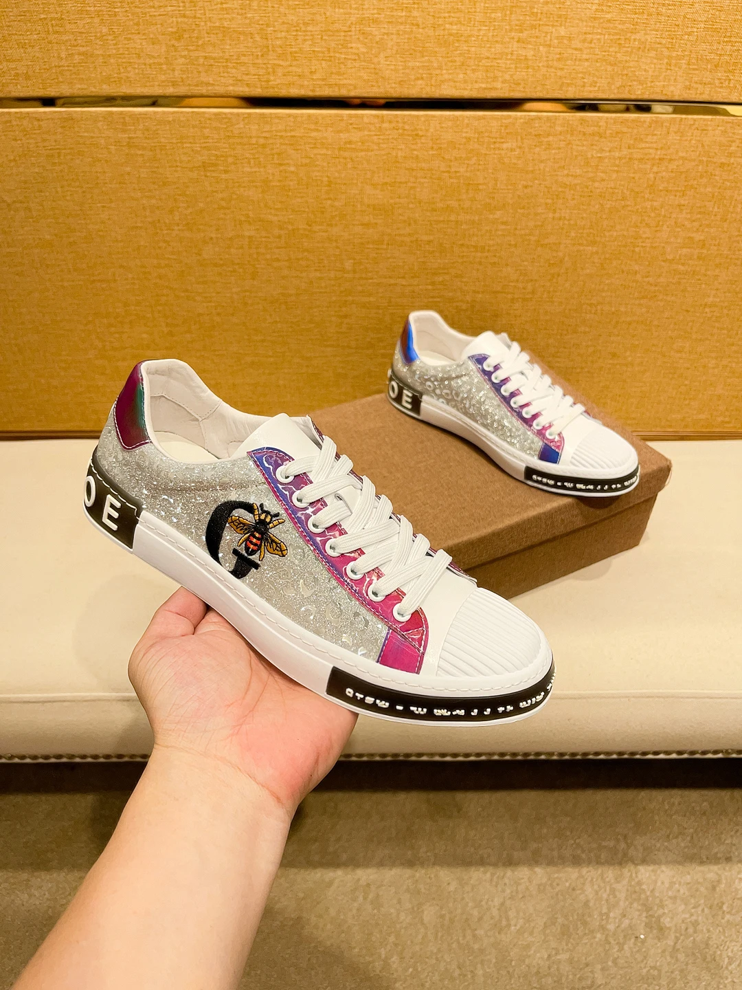 Handmade cowhide high-quality fashionable casual men's genuine leather casual shoes running shoes and lace-up sports shoes
Handmade cowhide high-quality fashionable casual men's genuine leather casual shoes running shoes and lace-up sports shoes