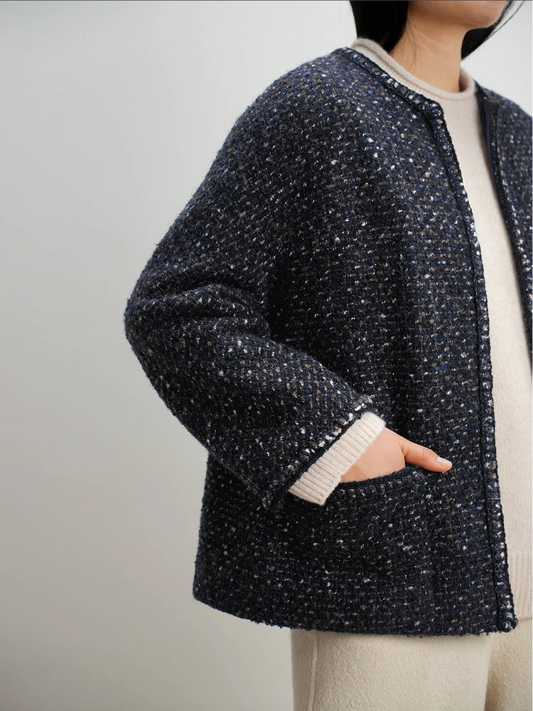 Elegant Woolen Tweed Jacket Fashionable Luxury Feel Spring Autumn Top Ladies Premium Quality Long Sleeve round Neck Thickened
Elegant Woolen Tweed Jacket Fashionable Luxury Feel Spring Autumn Top Ladies Premium Quality Long Sleeve round Neck Thickened
