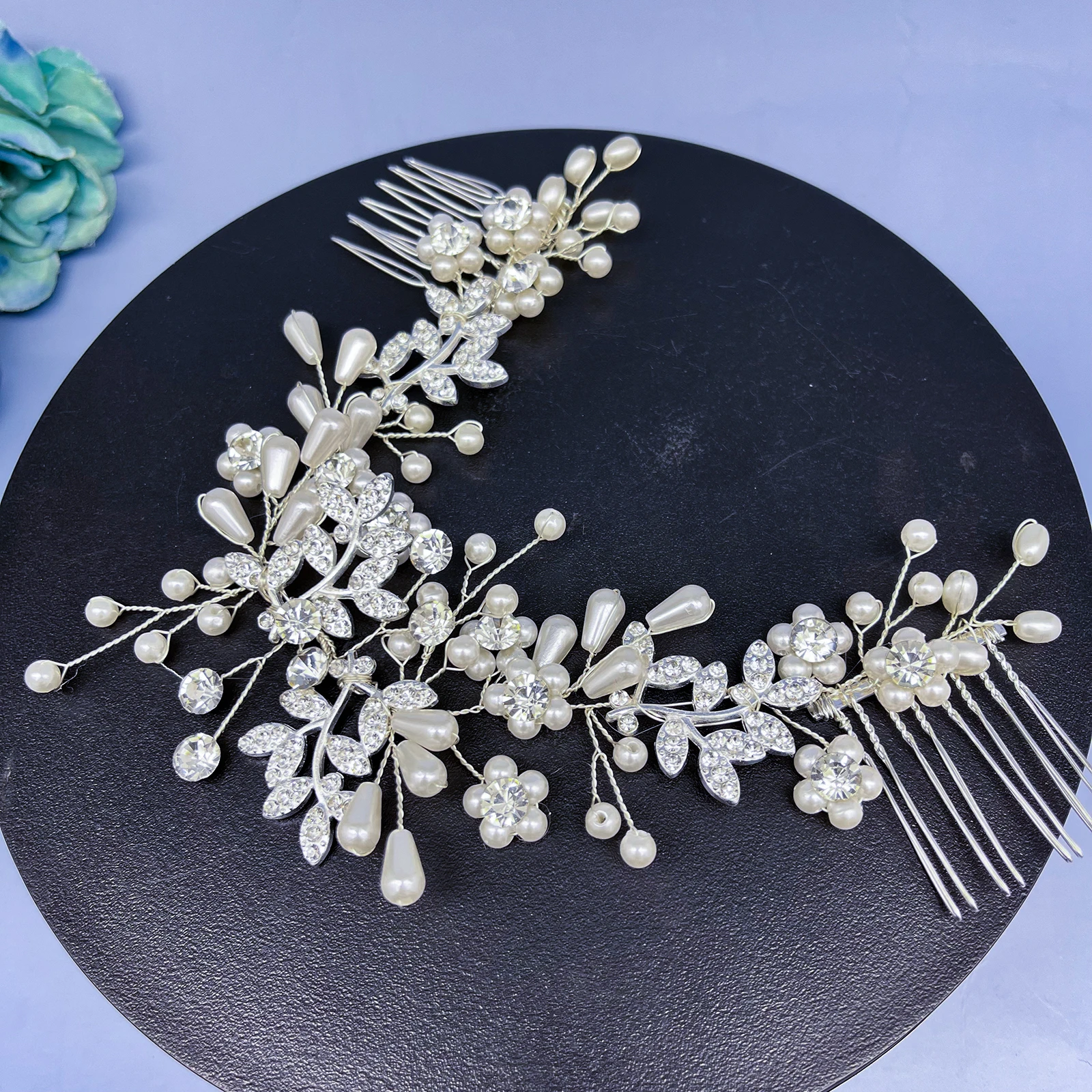 DZ225 Silver Bridal Comb Crystal Wedding Head Piece Bridal Headwear Alloy Leaves Women Hair Accessories Party Prom Hair Clips
DZ225 Silver Bridal Comb Crystal Wedding Head Piece Bridal Headwear Alloy Leaves Women Hair Accessories Party Prom Hair Clips