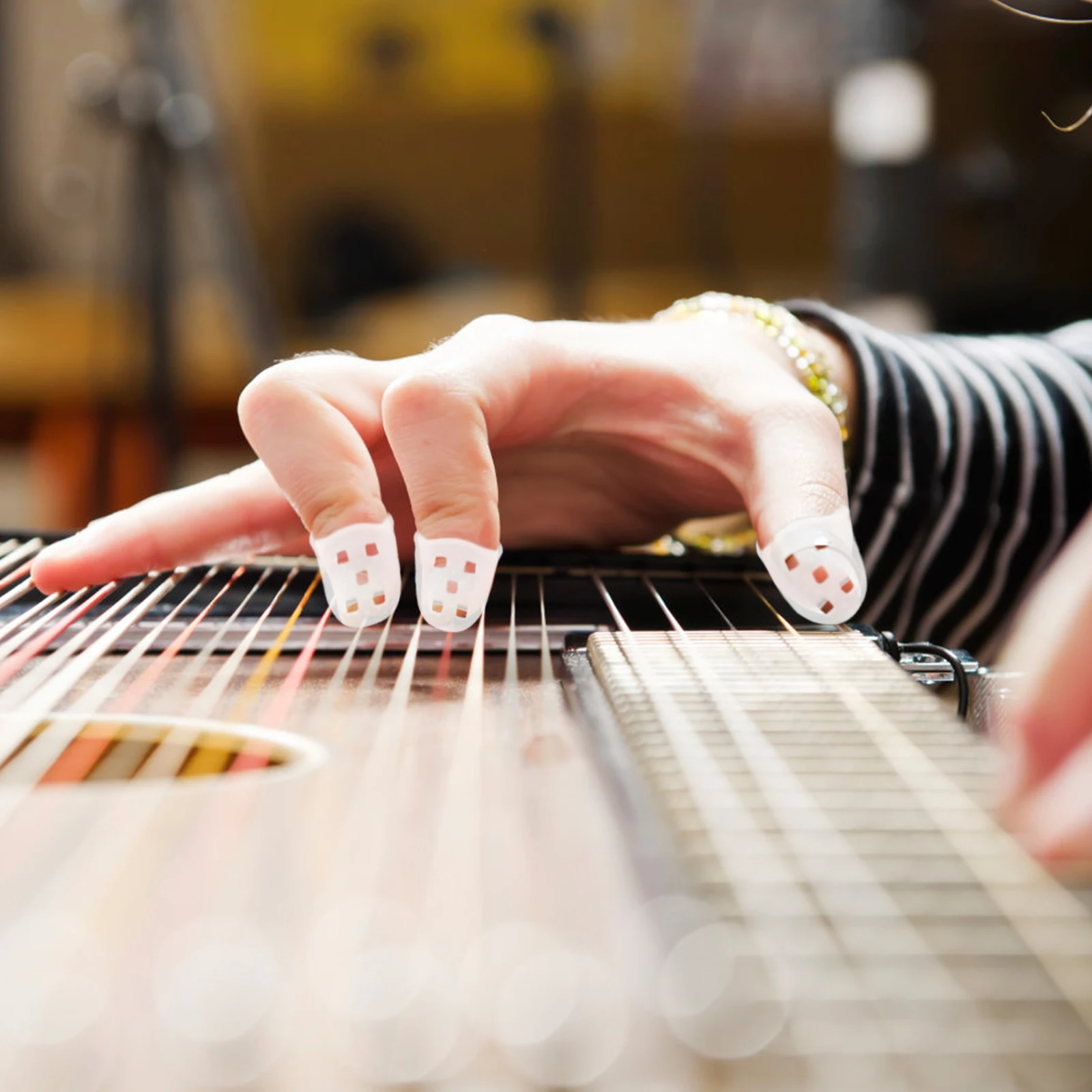 50Pcs Silicone Guitar Finger Covers Non-Slip Flexible for String Instruments Protection Ideal for Guitar Guzheng Bass Fingertip
50Pcs Silicone Guitar Finger Covers Non-Slip Flexible for String Instruments Protection Ideal for Guitar Guzheng Bass Fingertip