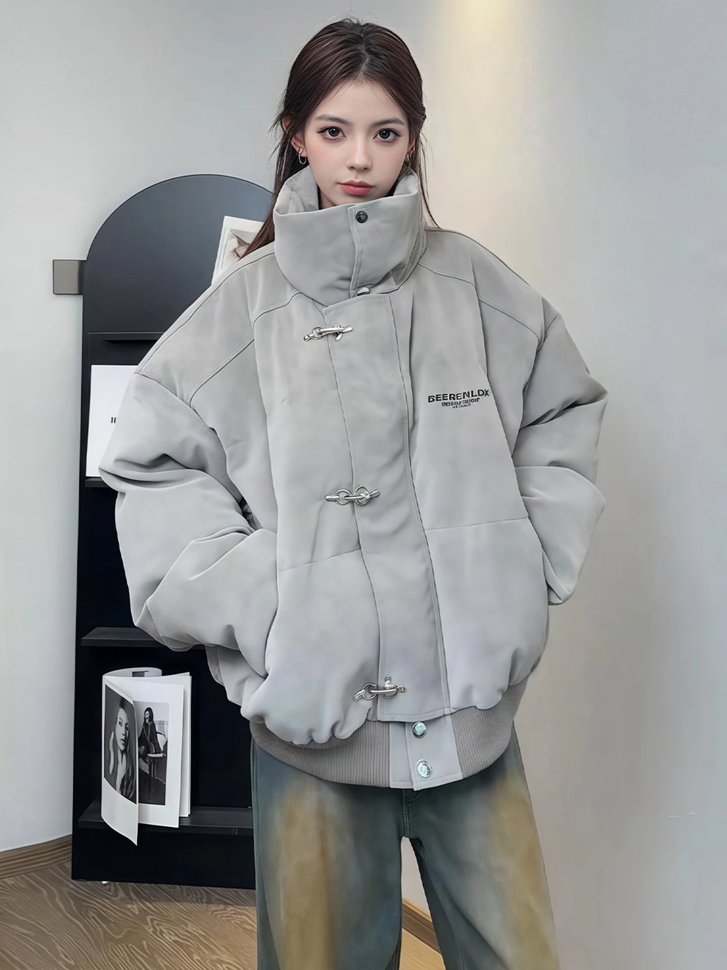 Gray Dyed PU Leather down Cotton Jacket Men's Winter Thick Warm Cotton Clothes American Style Aircraft Buckle Stand Collar Co...
Gray Dyed PU Leather down Cotton Jacket Men's Winter Thick Warm Cotton Clothes American Style Aircraft Buckle Stand Collar Co...