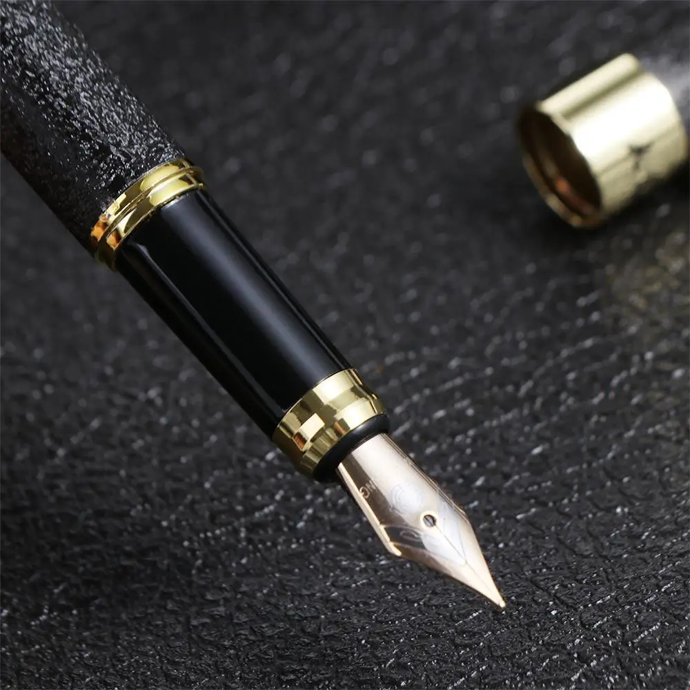Офисные письменные принадлежности, матовые черные роскошные канцелярские принадлежности, студенческая ручка для письма, деловая чернильная ручка, авторучка, чернильная ручка
Офисные письменные принадлежности, матовые черные роскошные канцелярские принадлежности, студенческая ручка для письма, деловая чернильная ручка, авторучка, чернильная ручка