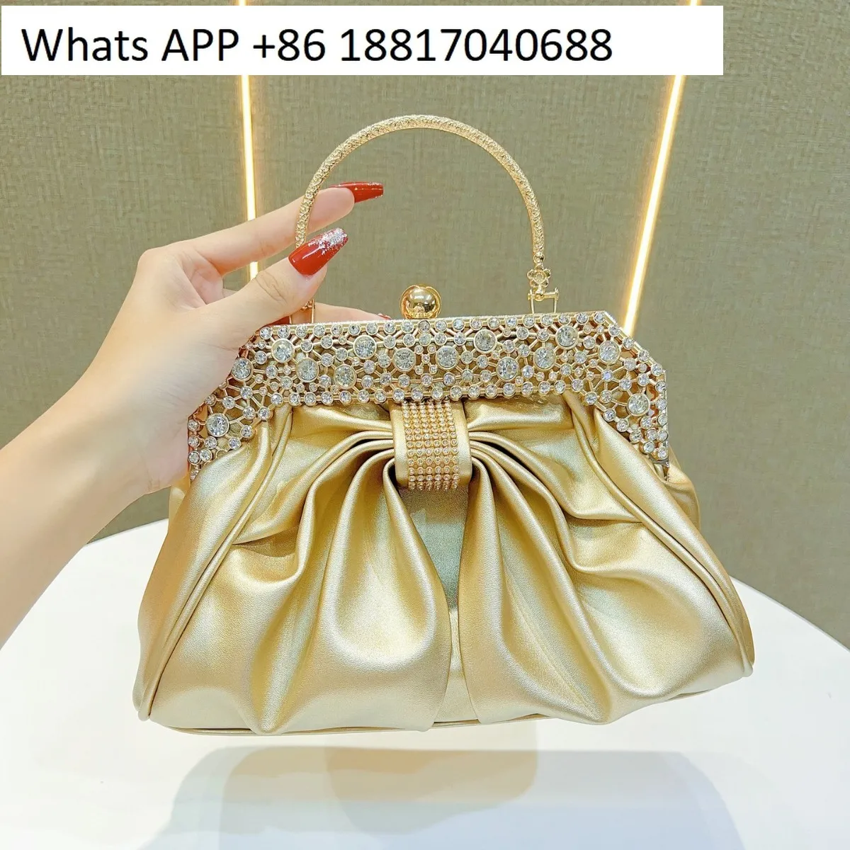 New Women's Dinner Bag New Year's Fashion Ball Party Diamond-encrusted Tote Bag One Shoulder Crossbody Women's Bag
New Women's Dinner Bag New Year's Fashion Ball Party Diamond-encrusted Tote Bag One Shoulder Crossbody Women's Bag