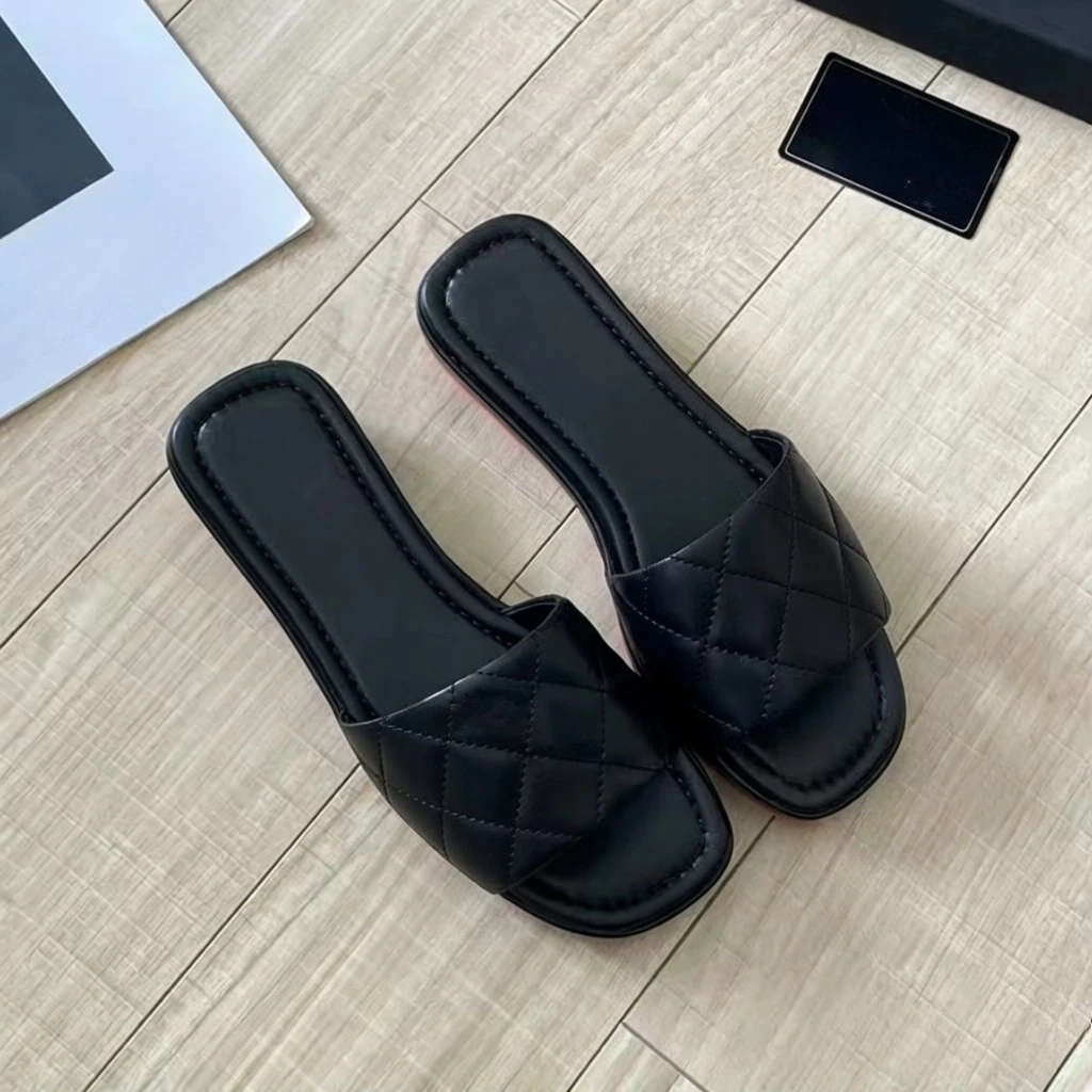 2026 Summer New Women's Thick Sole Black White Plaid Genuine Leather Sandals Letter Slides Casual Outdoor Beach Shoes Daily Wear
2026 Summer New Women's Thick Sole Black White Plaid Genuine Leather Sandals Letter Slides Casual Outdoor Beach Shoes Daily Wear