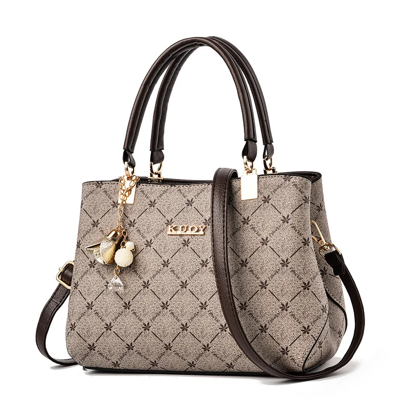 Classic monogram color-blocked large-capacity women's handbag, stylish mom bag, trendy fashion mother-in-law shoulder and crossb
Classic monogram color-blocked large-capacity women's handbag, stylish mom bag, trendy fashion mother-in-law shoulder and crossb