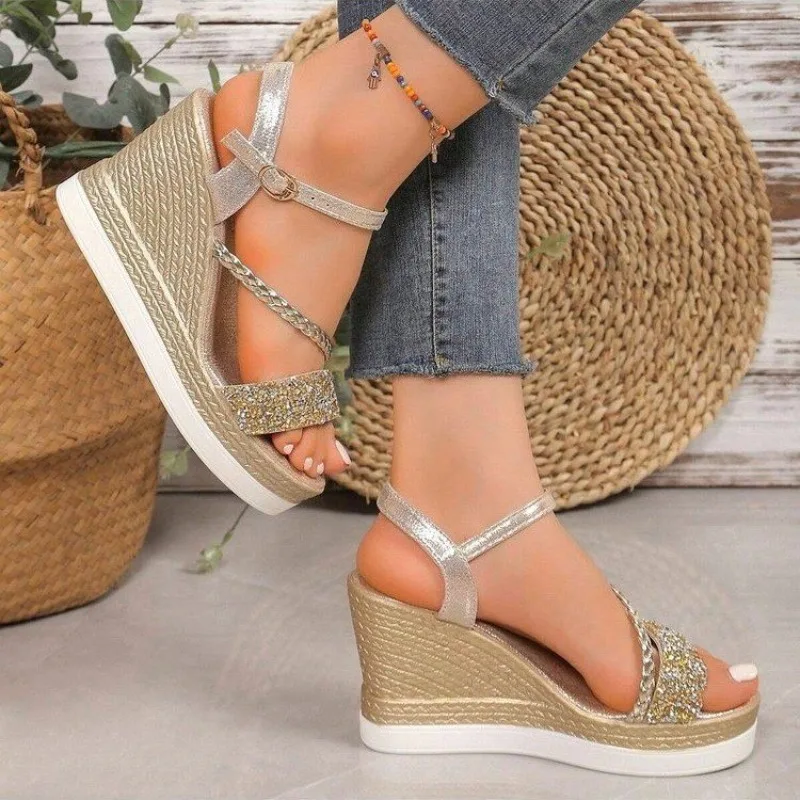 Women Platform Sandals New Summer Fashion Wedge Sandals Pearl Rhinestone Casual High Heels Shoes for Women
Women Platform Sandals New Summer Fashion Wedge Sandals Pearl Rhinestone Casual High Heels Shoes for Women