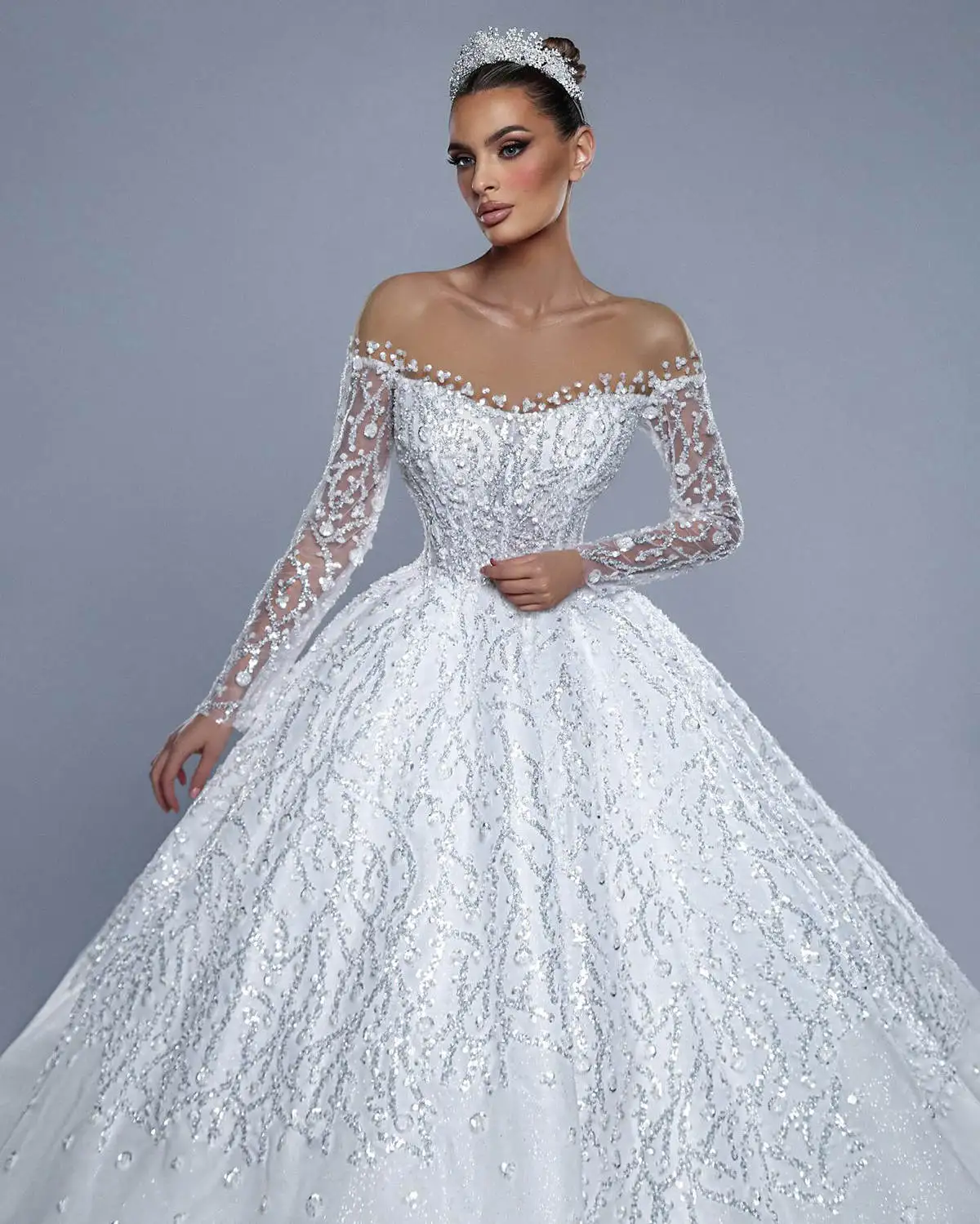 Luxury Ball Gown Wedding Dresses Lace Shiny Sequins Pearls Beading Bridal Gown Sweep Train Vestido De Noiva Customized
Luxury Ball Gown Wedding Dresses Lace Shiny Sequins Pearls Beading Bridal Gown Sweep Train Vestido De Noiva Customized