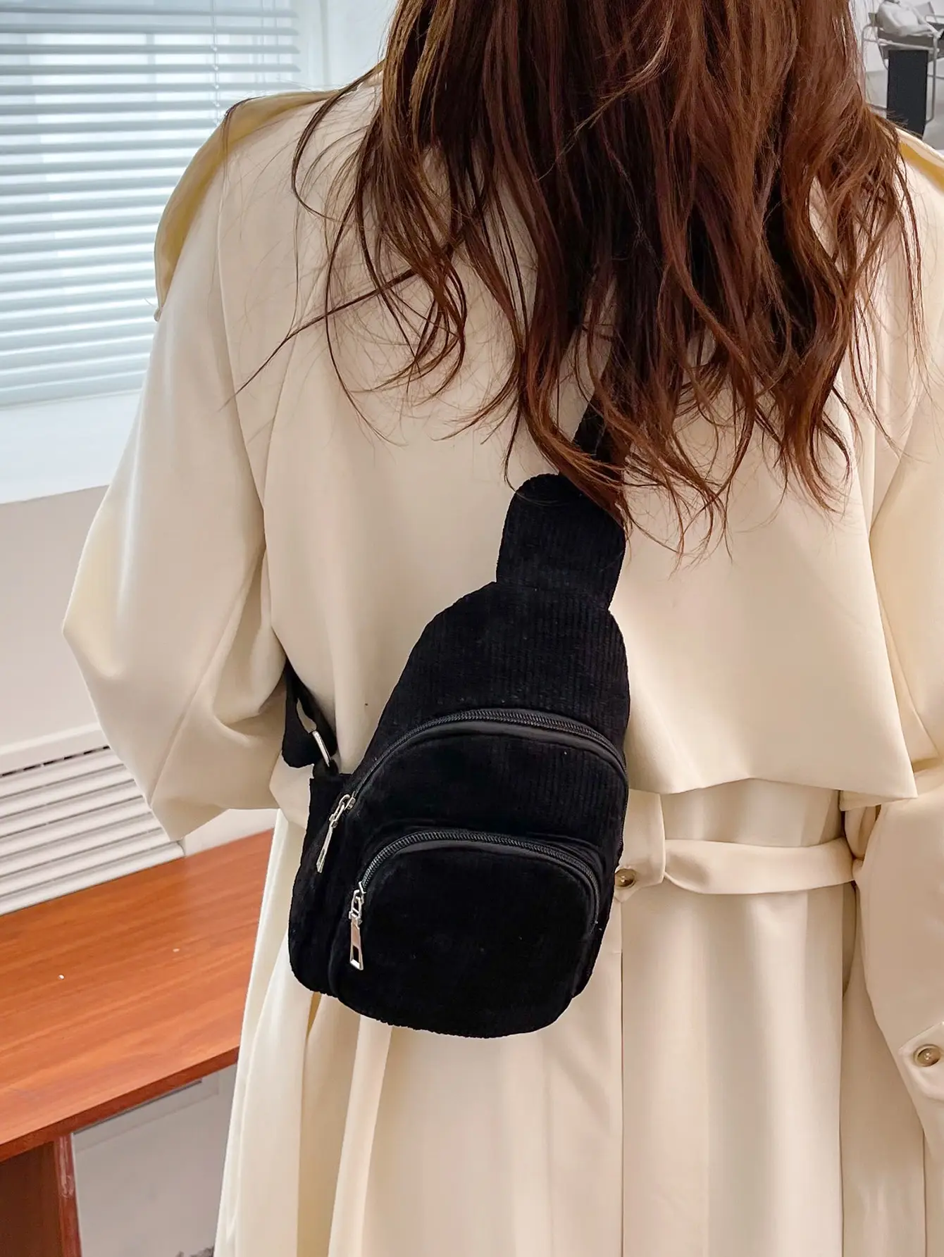 Chest bag corduroy women's chest bag casual lightweight waist bag Korean style versatile pure color extra soft crossbody
Chest bag corduroy women's chest bag casual lightweight waist bag Korean style versatile pure color extra soft crossbody